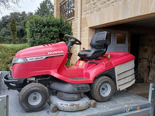 Vends Tondeuse autoportée HONDA HF2625HTEH en bon état de marche