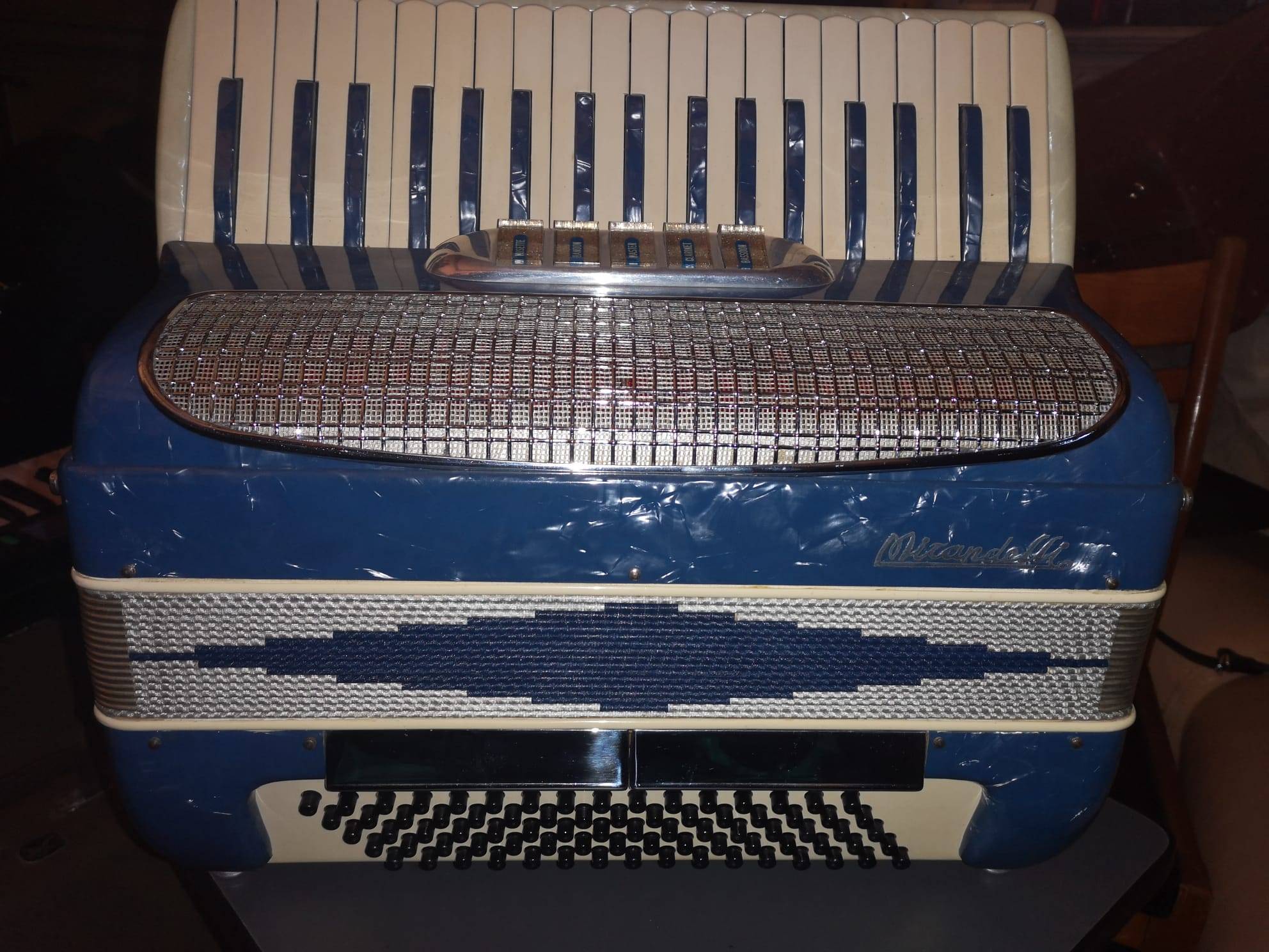 Vends accordéon Mizandelli en très bon état