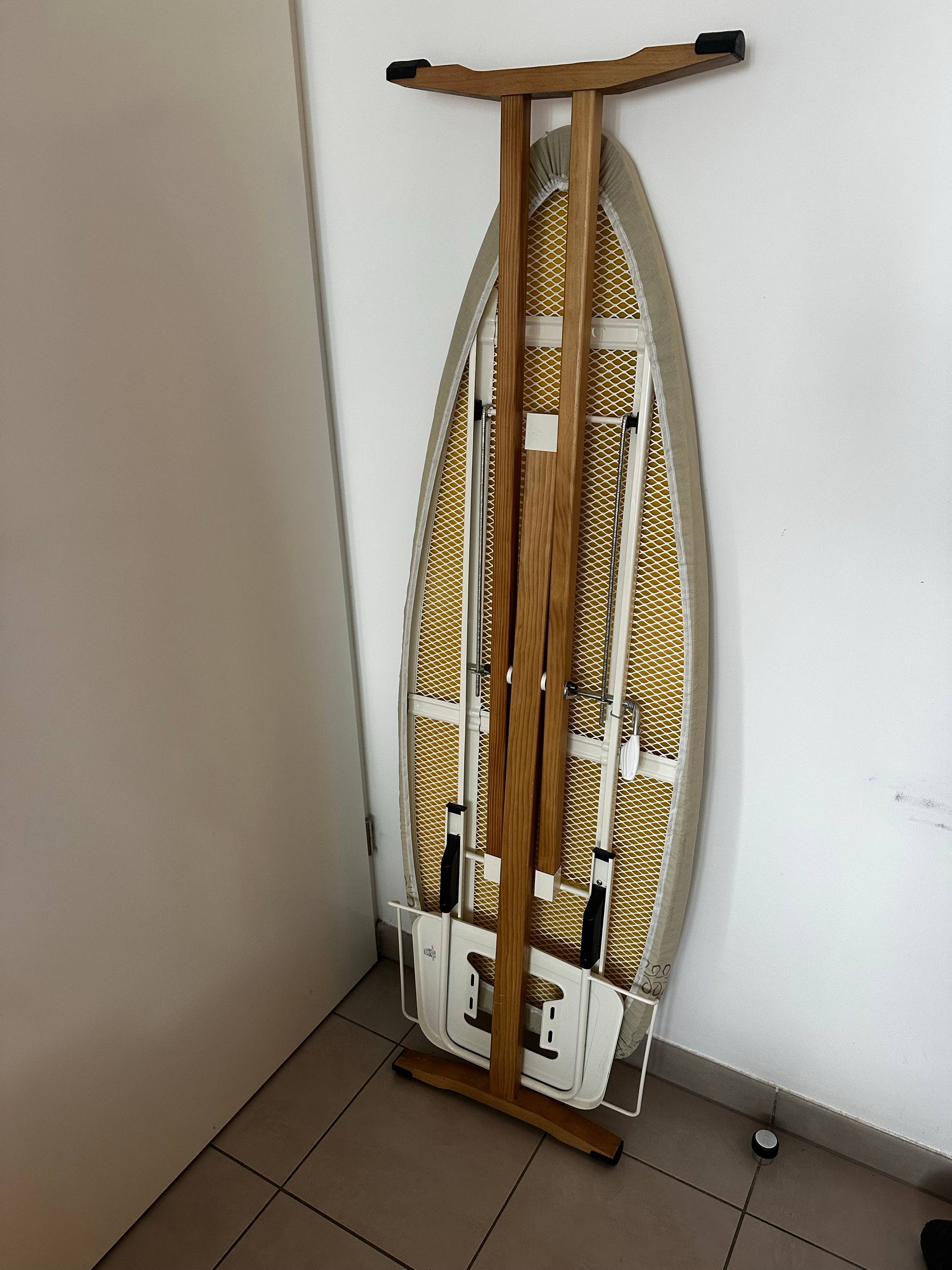 Vends planche à repasser en bois