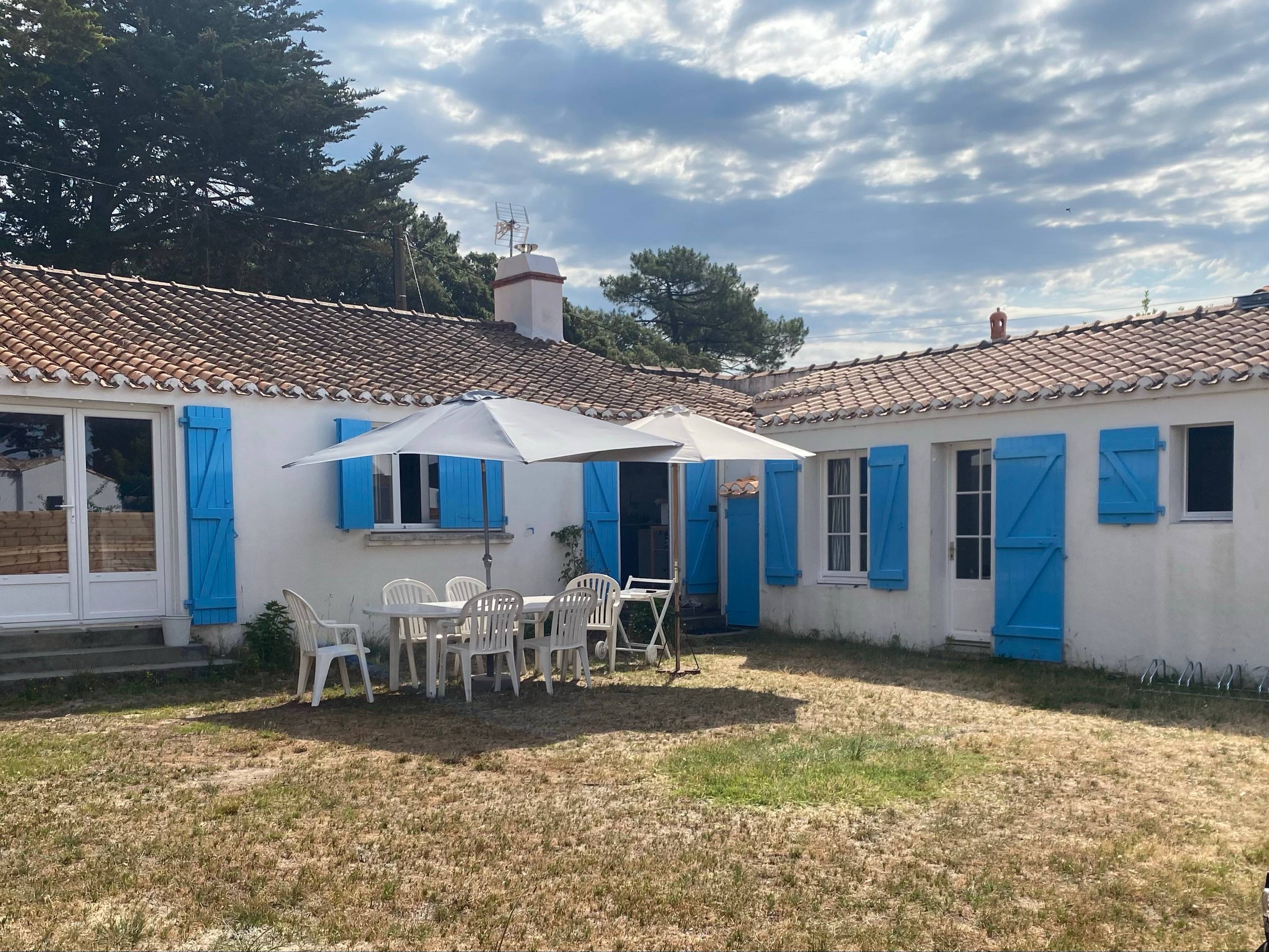 Loue maison à Le Vieil-la-Clère - 10 couchages - Terrain clos 400m² accès plage 70m