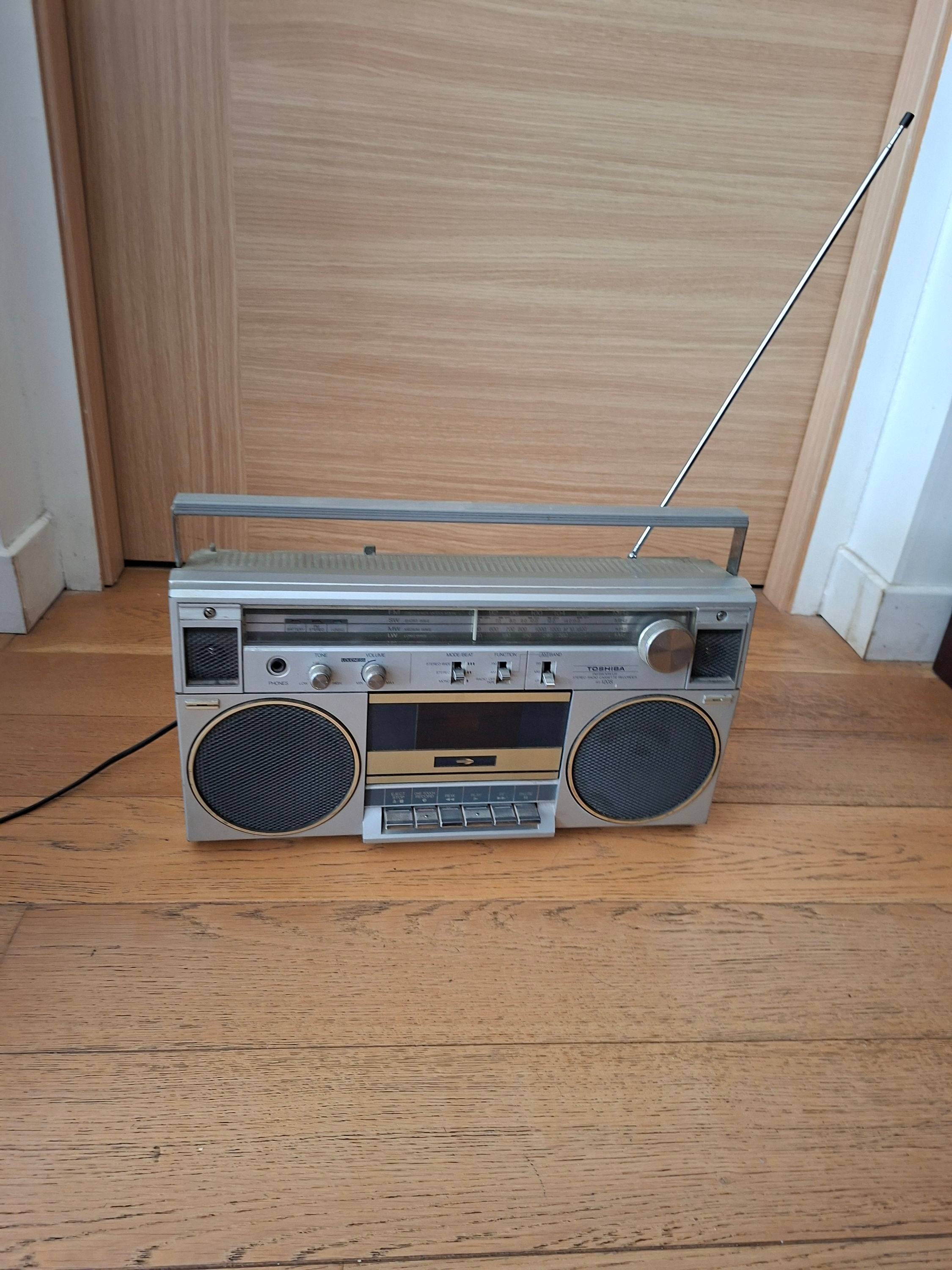 Vends radio cassette vintage portable boombox Toshiba RT-120S années 1979/80