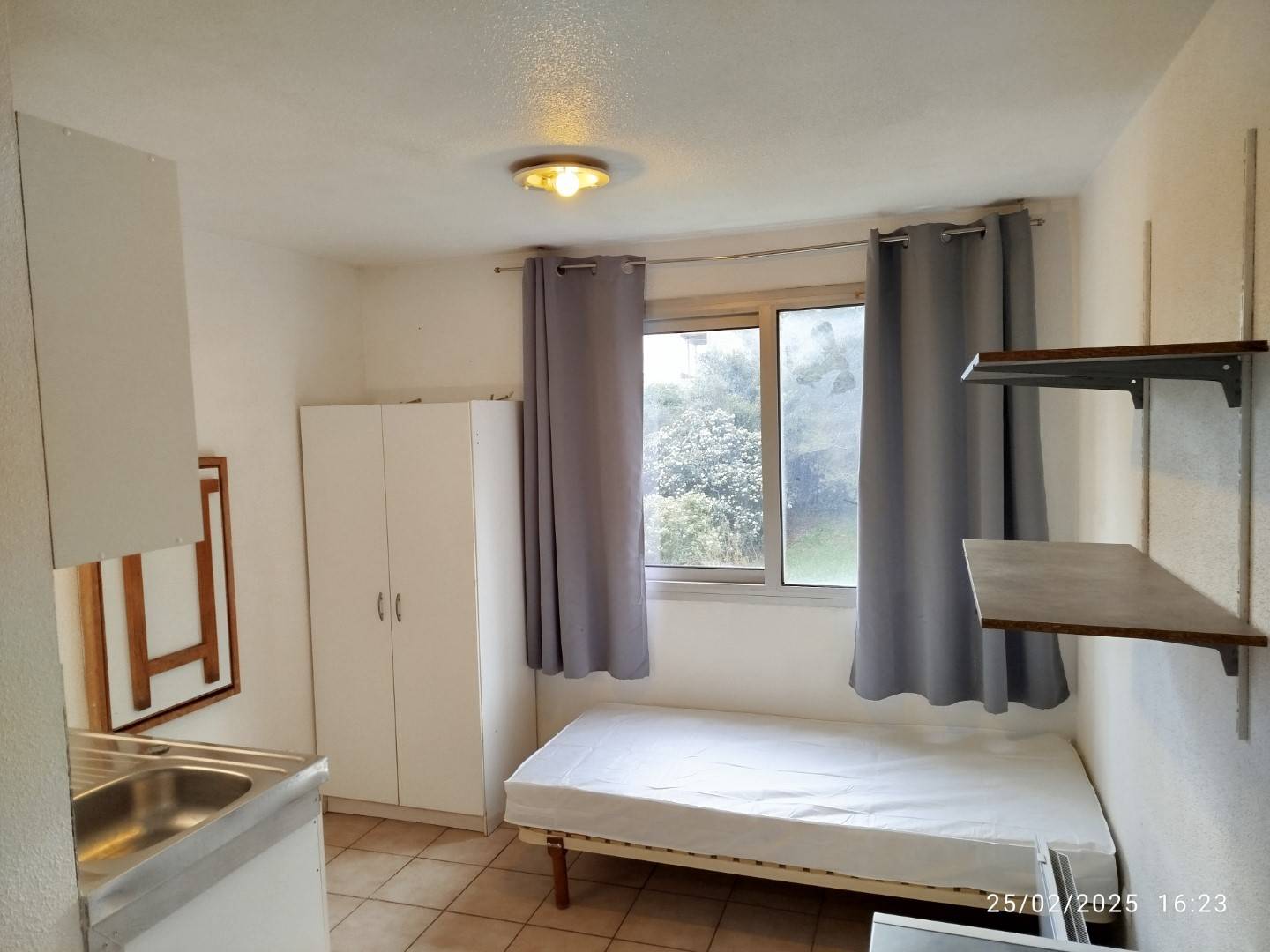Loue appartement - 15m² - Nîmes - Proche CHU Carémeau, Vatel, IUT, IFSI, ZI de Saint Césaire