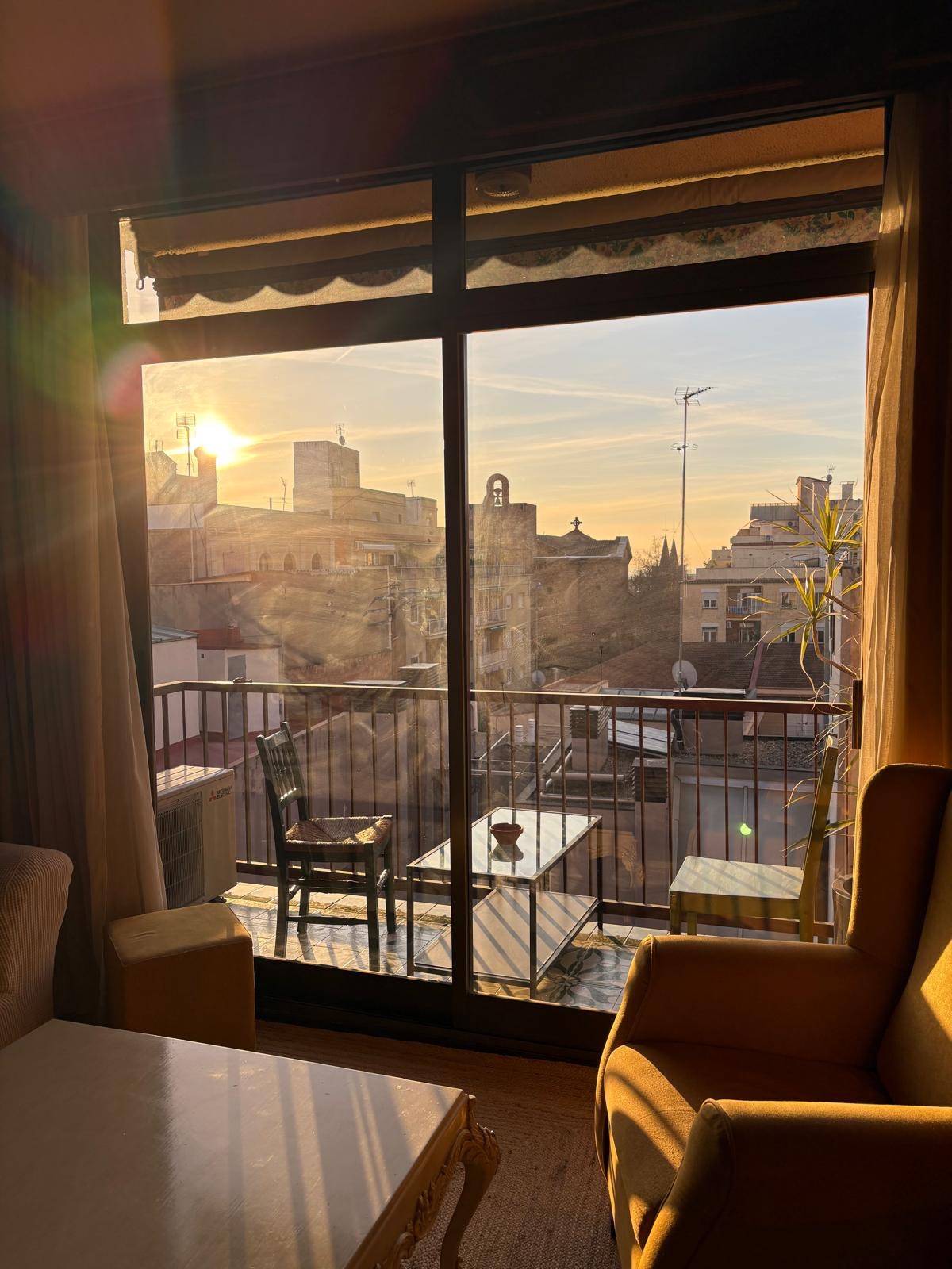 Loue appartement lumineux 3 chambres et 2 salles de bain avec balcon au cœur de Gràcia - 5 couchages