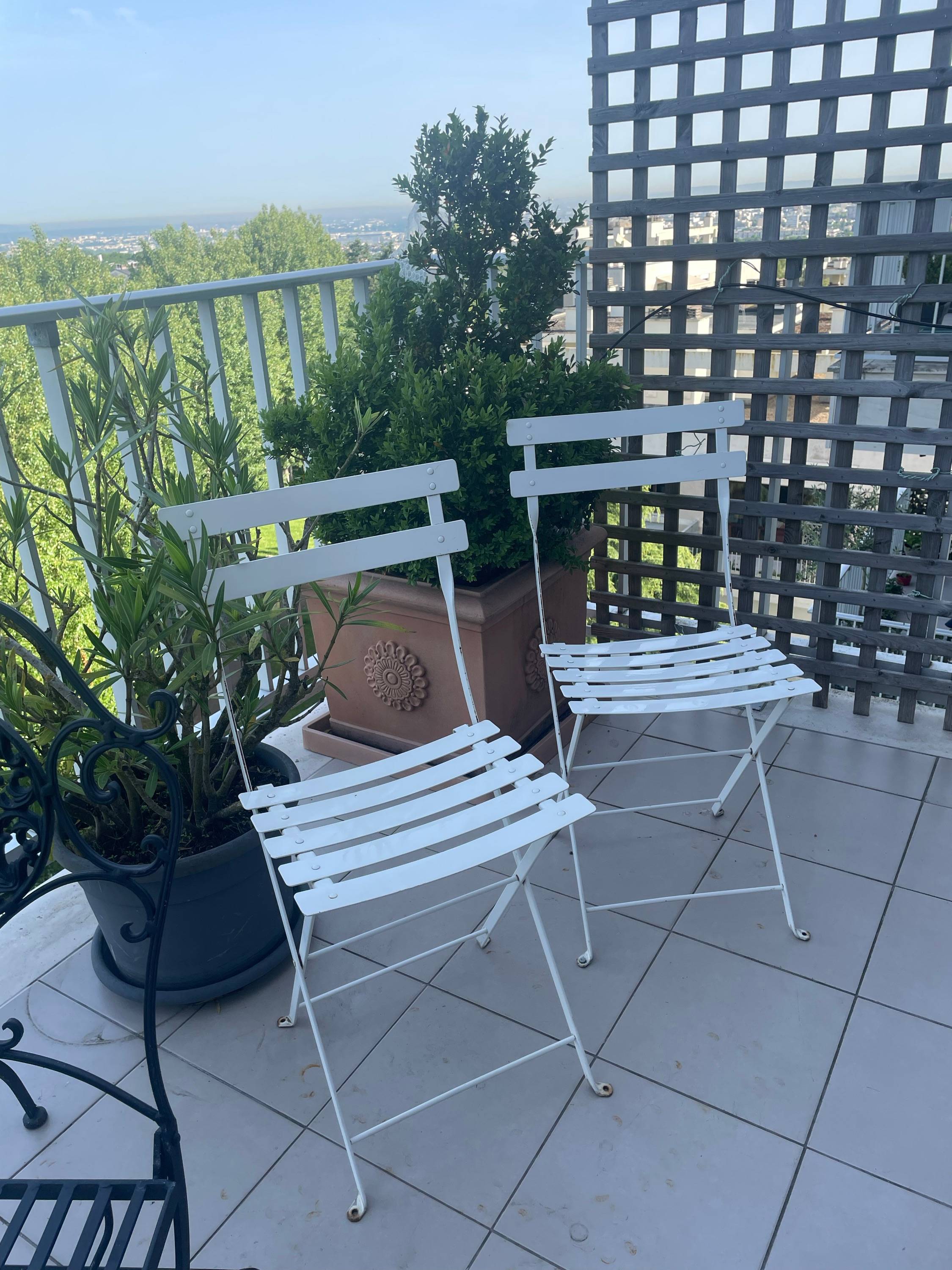 Vends 2 chaises modèle bistrot de Fermob