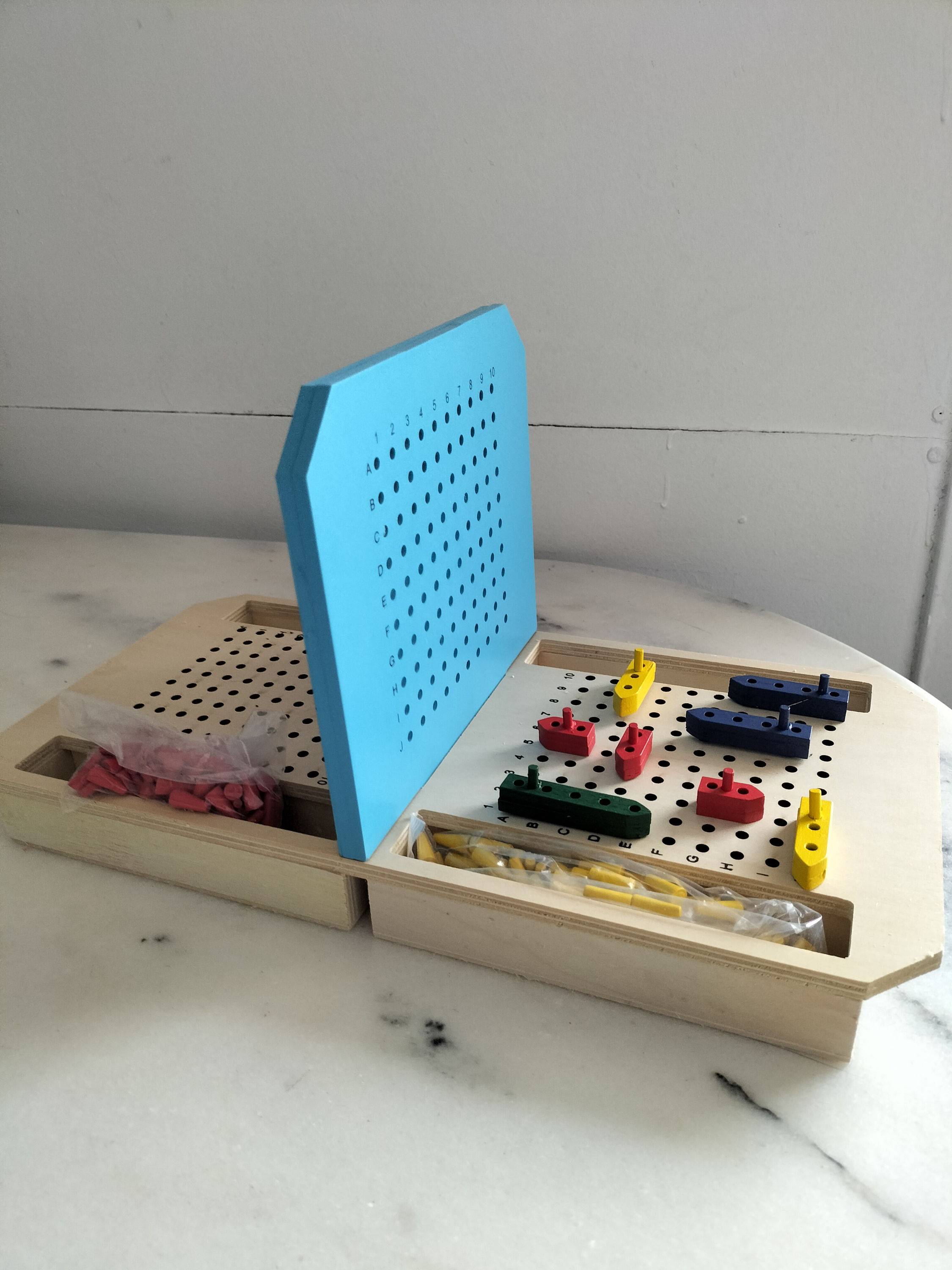 Vends jeu de bataille navale tout en bois - neuf