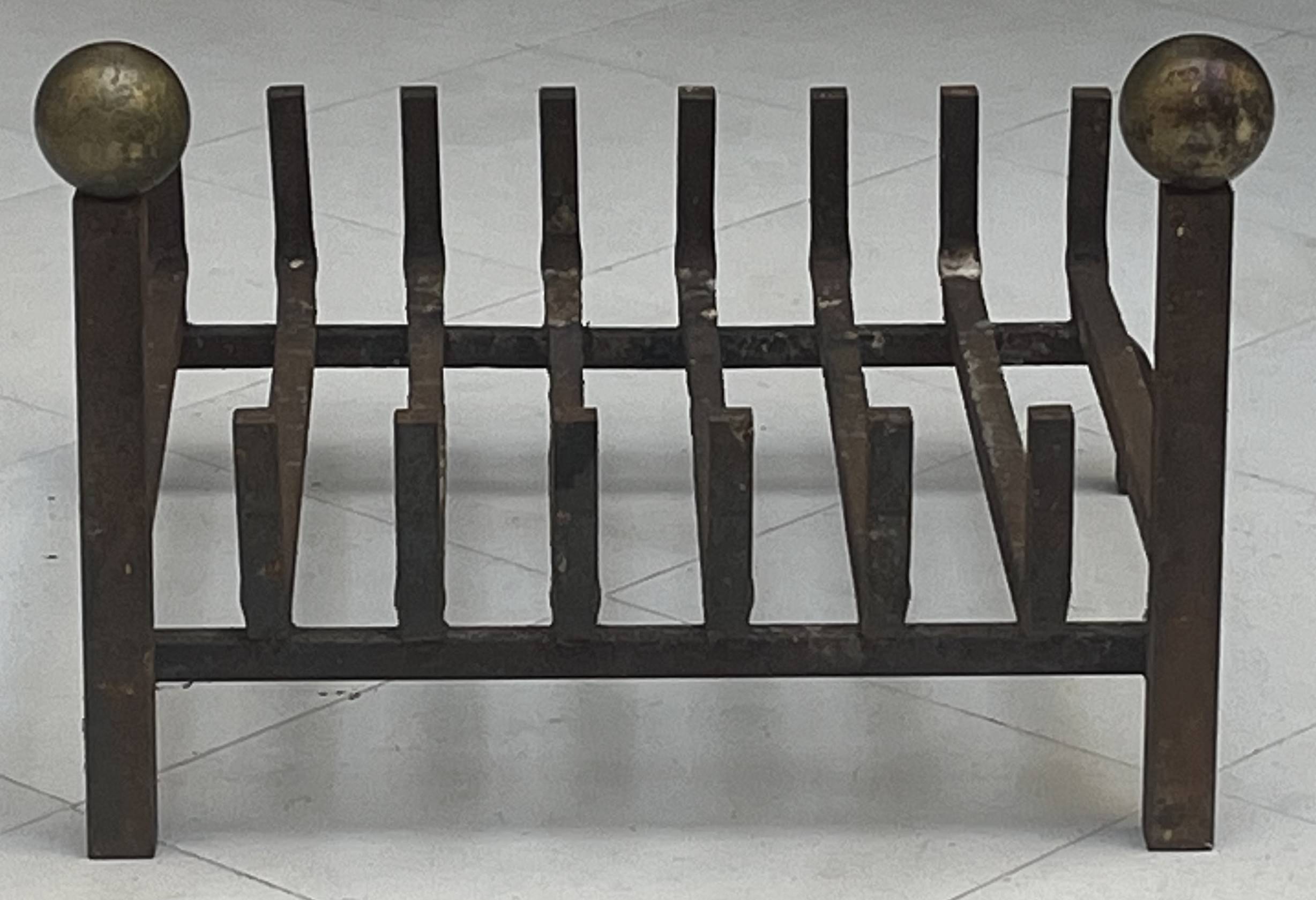 Vends grille de cheminée et porte-bûches en fonte