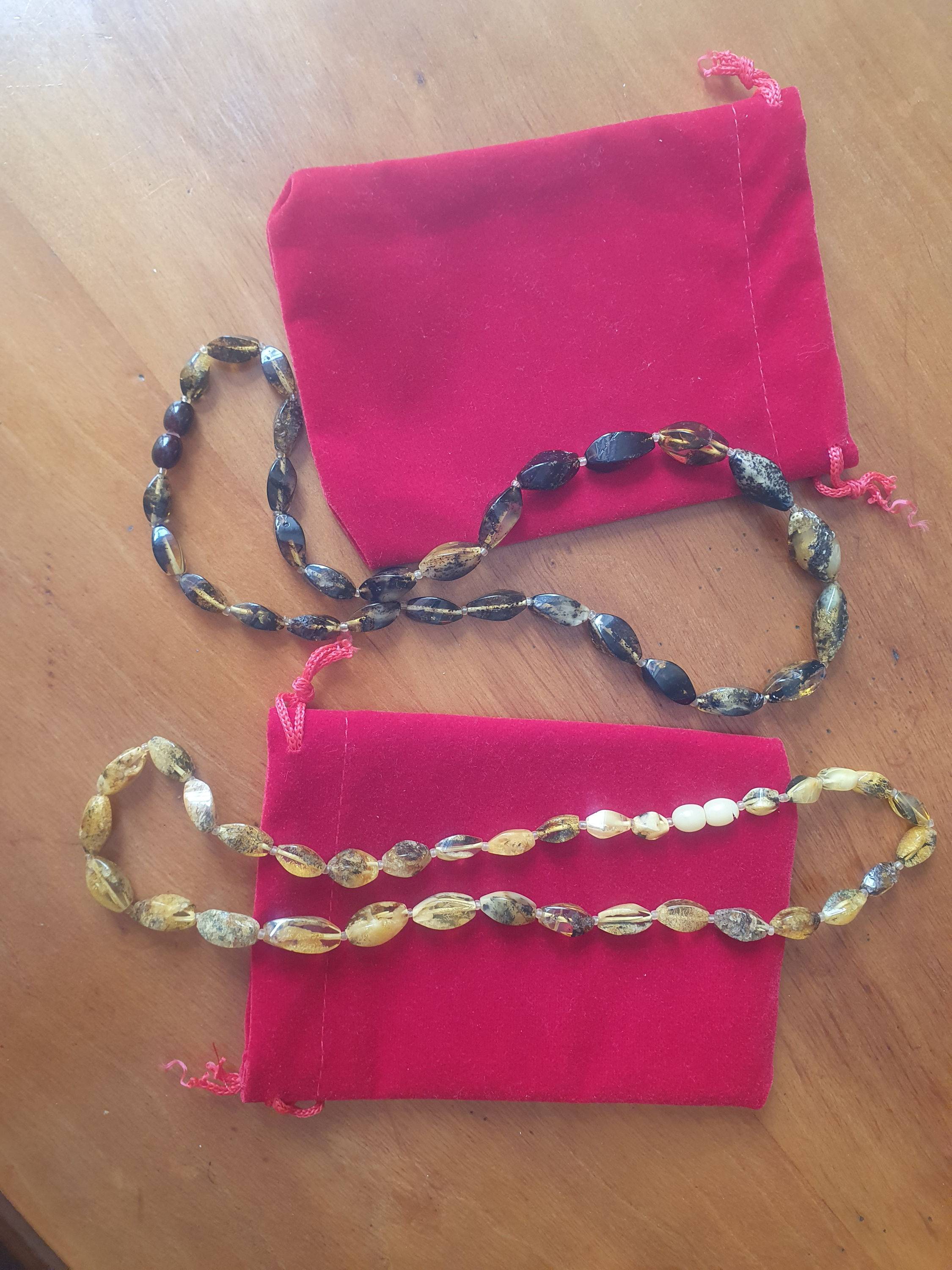 Vends 2 colliers œil de tigre style minéral