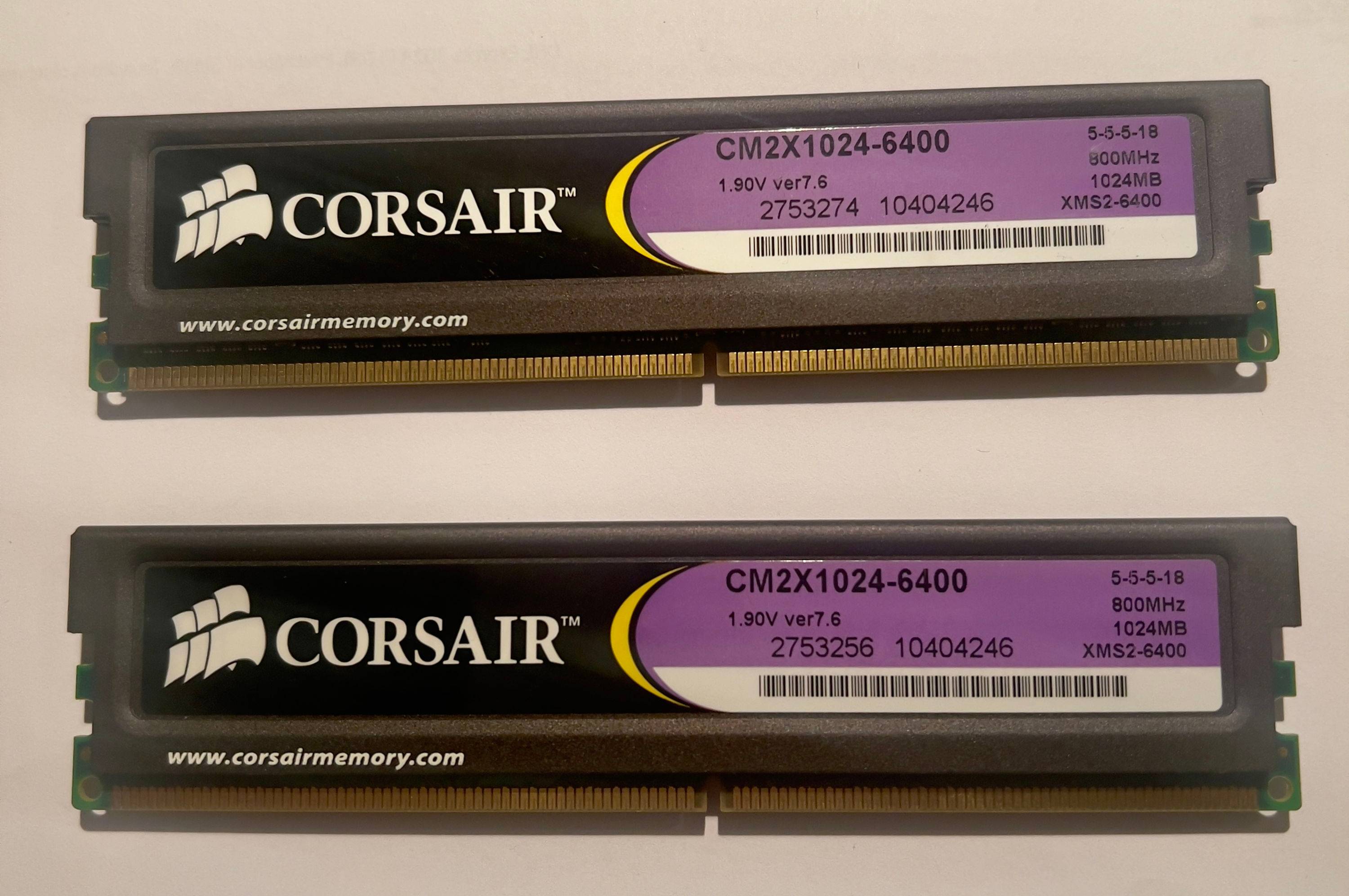 Vends 2 barrettes de mémoire Corsair CM2X1024-6400 DDR2