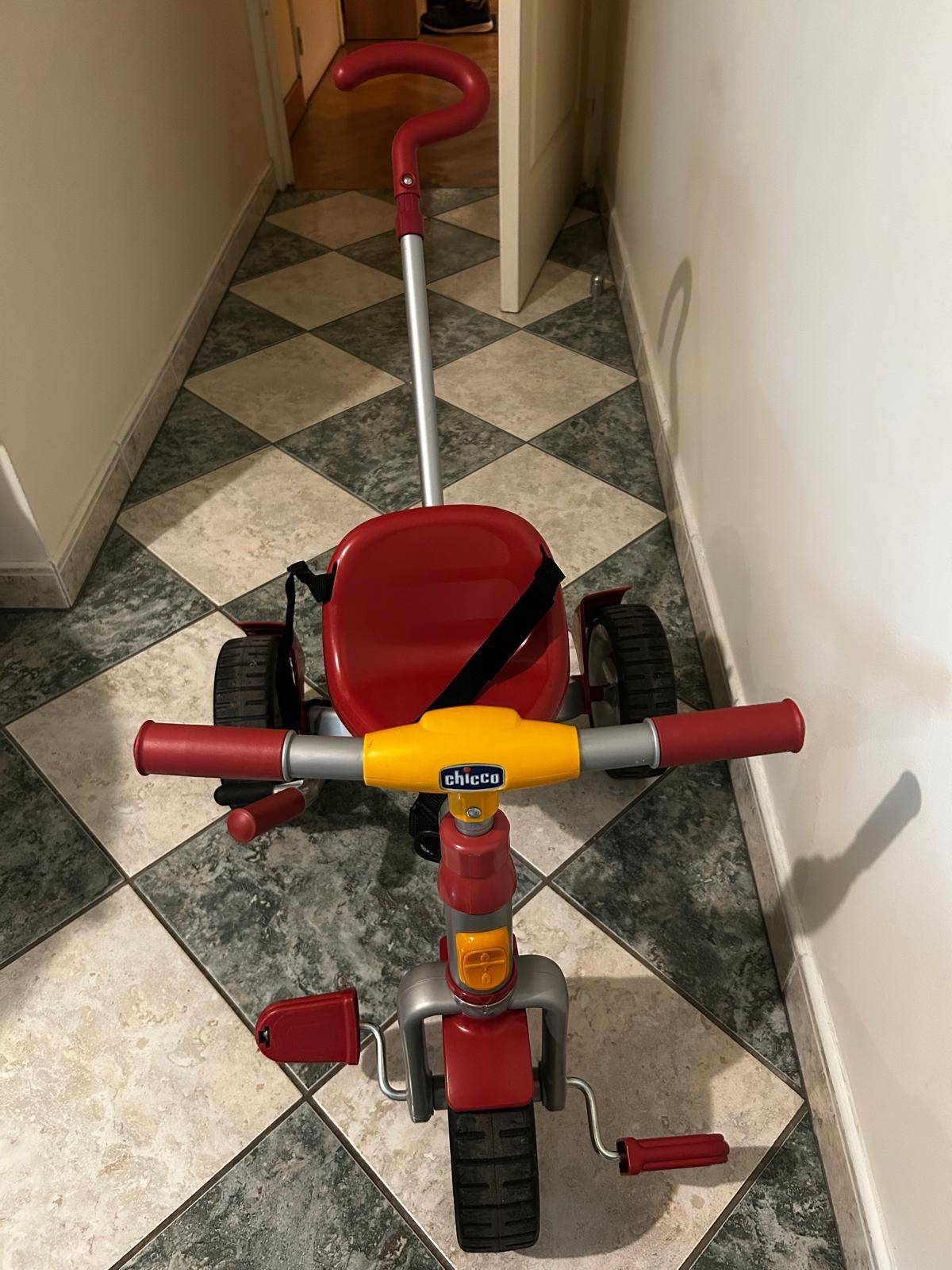 Vends tricycle Chicco