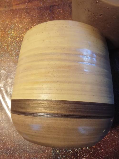 Vends pot en terre cuite émaillée de l’artisanat des Poteries d’Albi, hauteur 18cm, diamètre 16-18cm