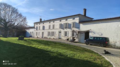 Loue gîte Charente Maritime - charme - piscine - grand jardin clos - 12 couchages - Coulonges (17)