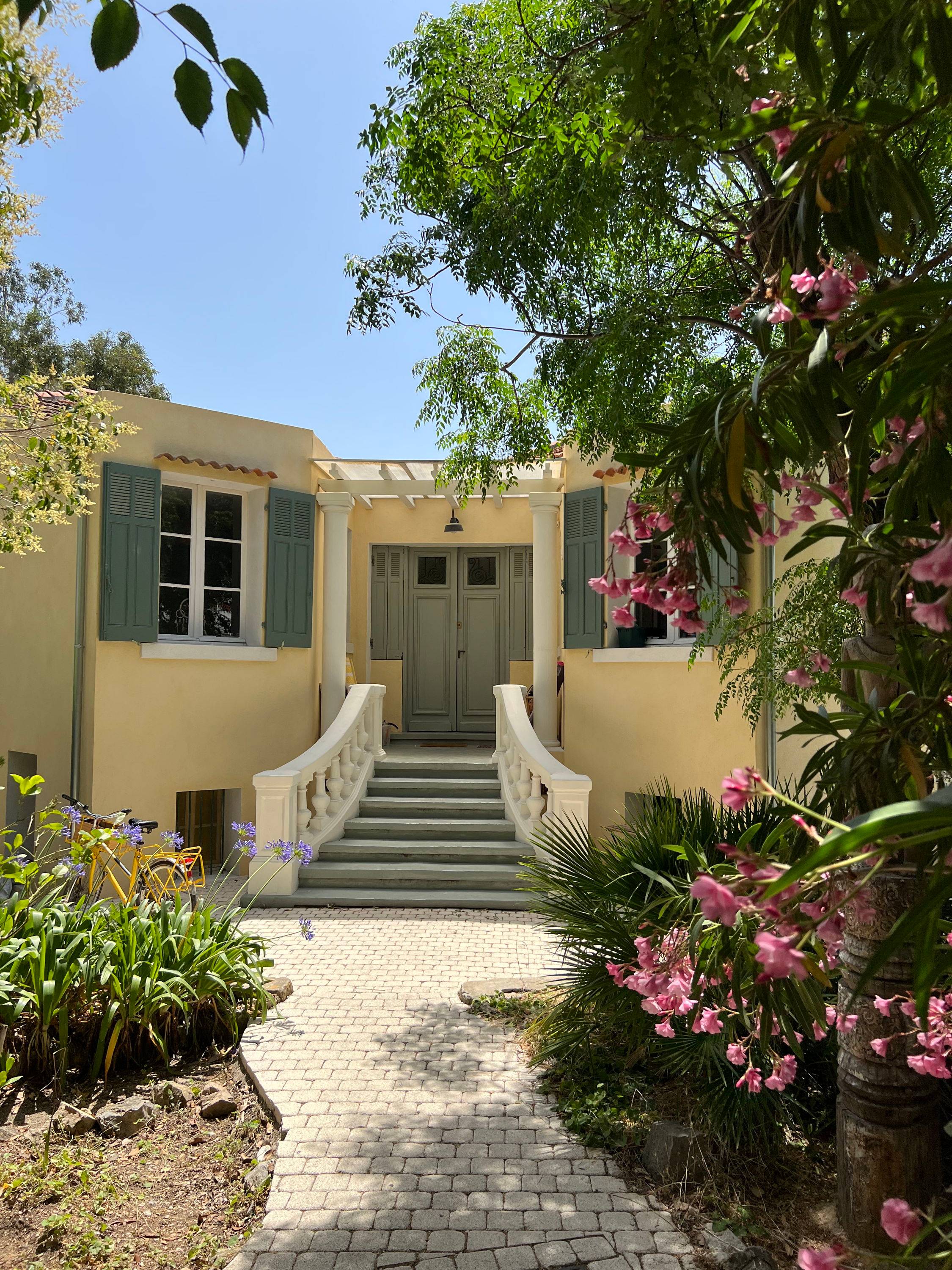 Loue Villa située à La Mitre - Toulon (83) - plages à pied - vue mer - 10 couchages