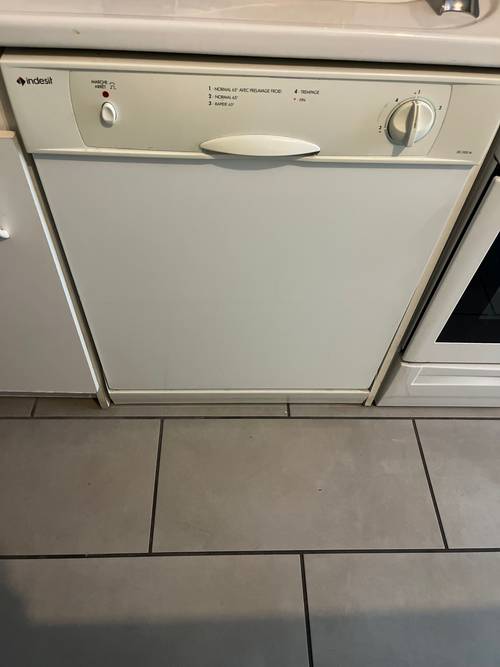 Vends lave-vaisselle – fonctionne parfaitement
