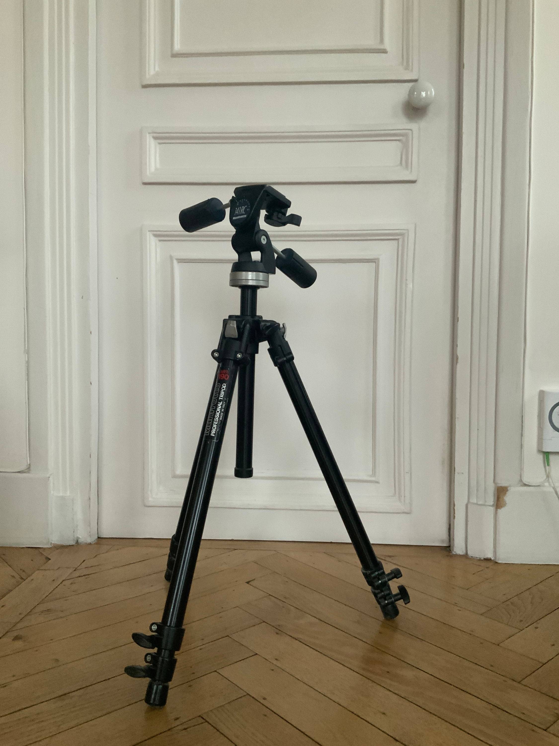 Vends trépieds Manfrotto
