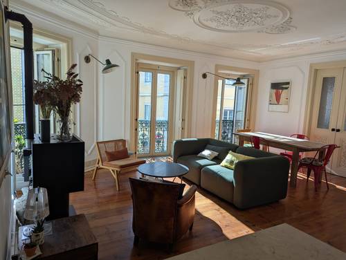 Grande appartement avec patio au cœur de Lisbonne – Quartier Principe Real