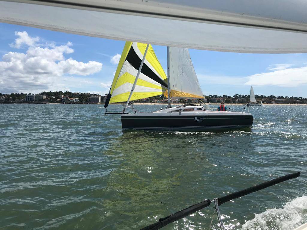 Voilier DJINN 7 Confort - Equipement haut de gamme - Visible au Port du Crouesty