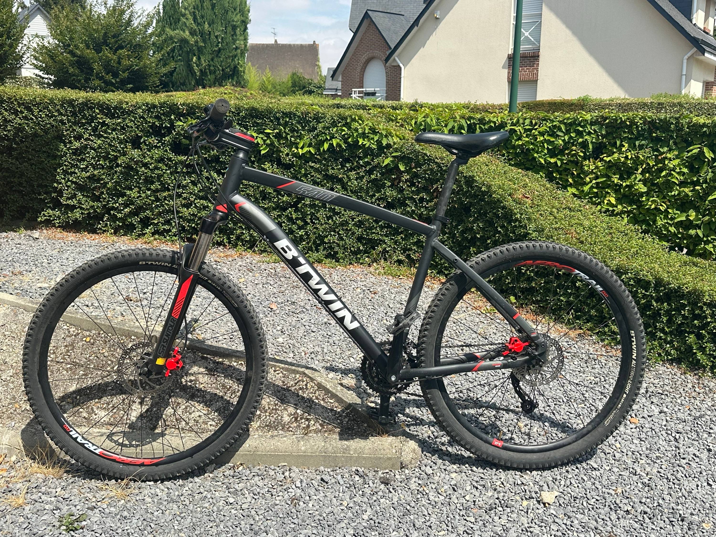 Vends vélo BTwin en très bon état