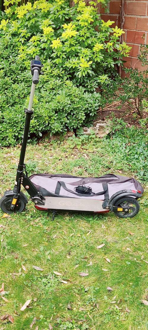 Vends trottinette électrique