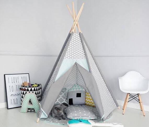 Décoration chambre garçon tente tipi