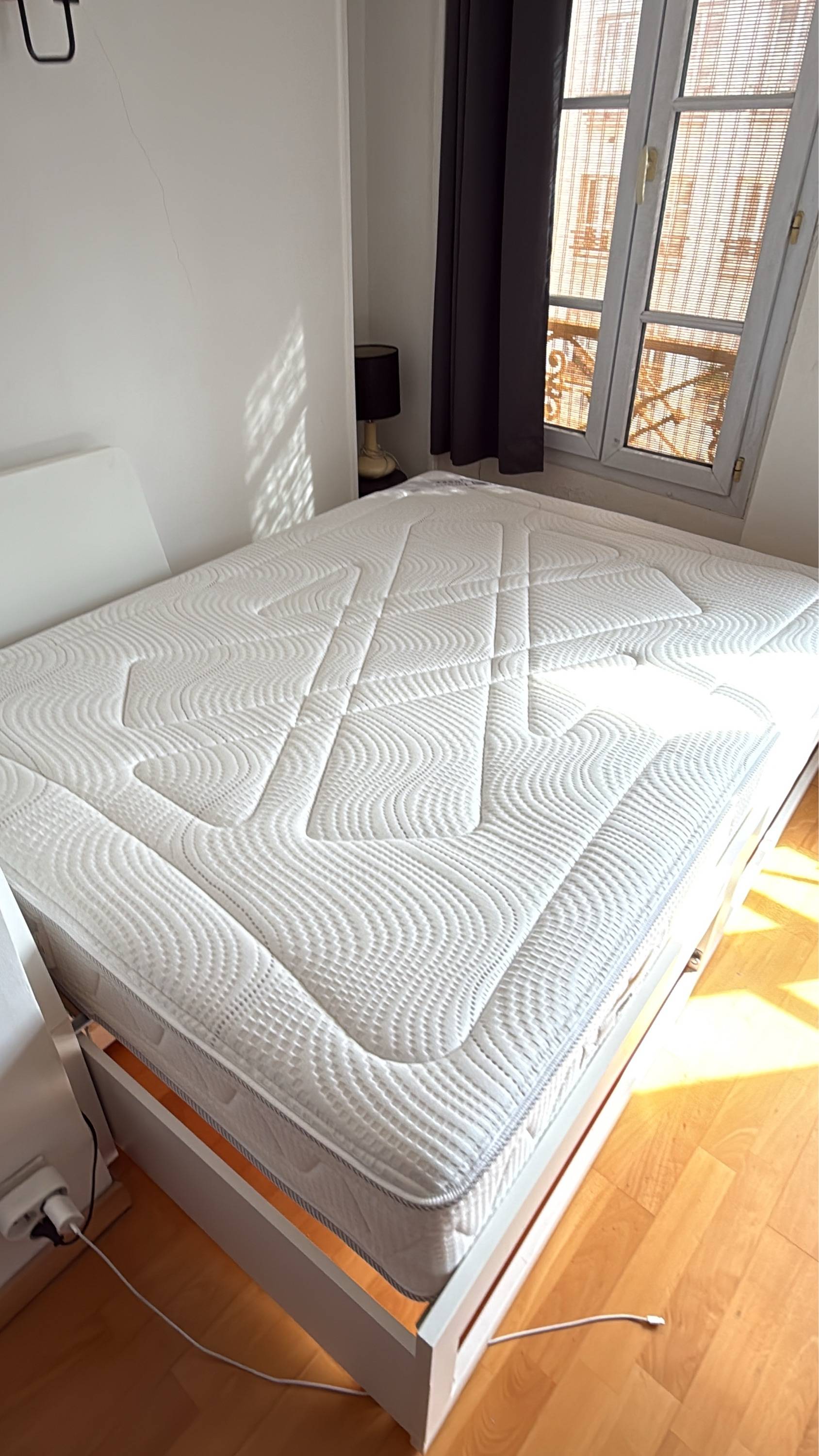 Matelas Simmons 140x190 cm quasi neuf