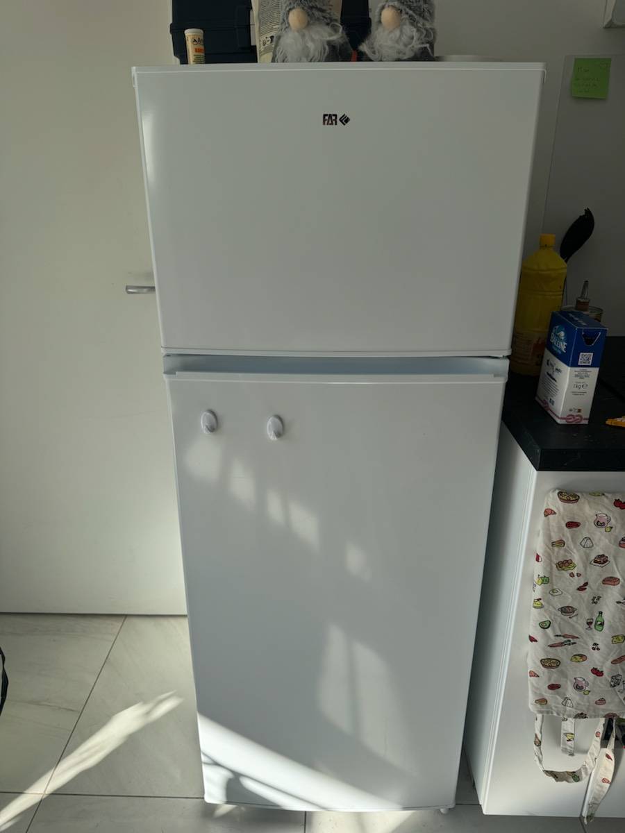 Frigo FAR 2 portes DPG1325EW sur Gens de Confiance — free download