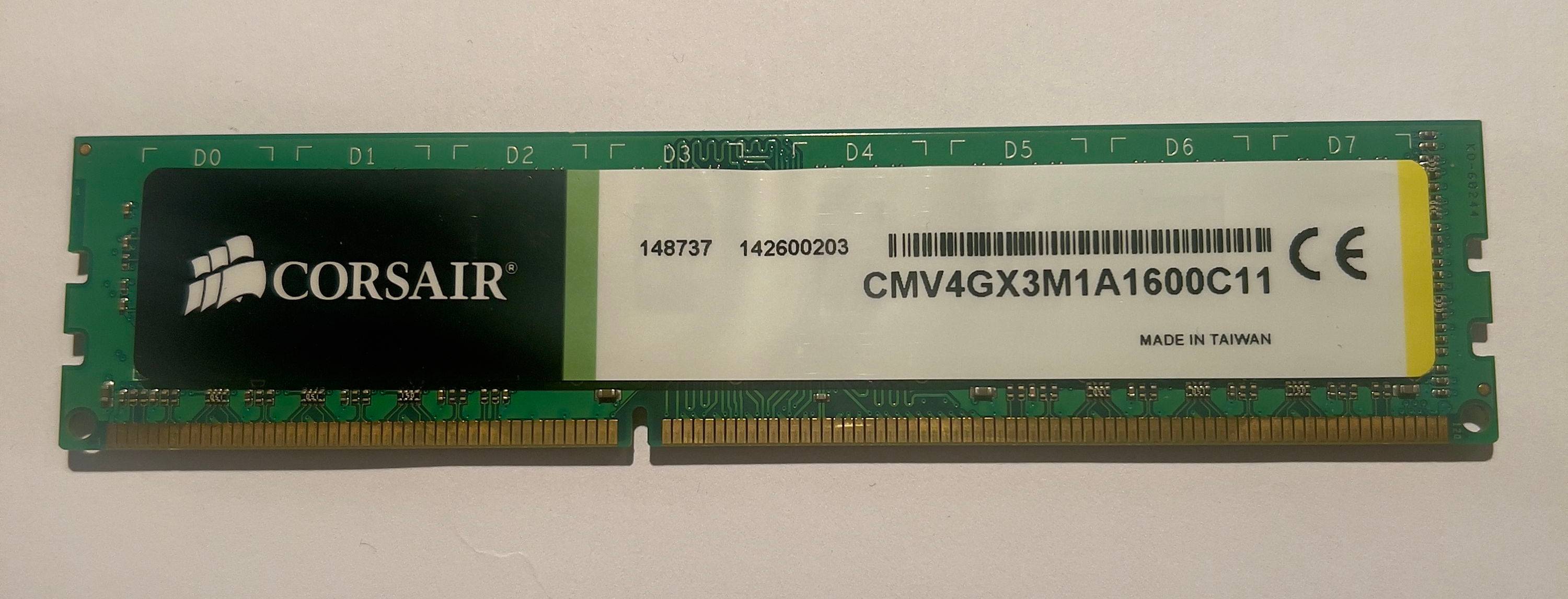 Vends barrette de mémoire Corsair CMV4GX3M1A1600C11 DDR3 - 4 GB
