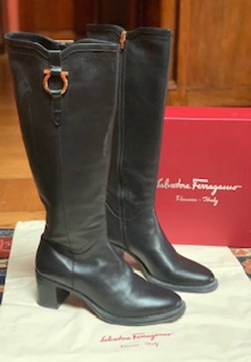 Vends paire de bottes en cuir noires - Pointure 39