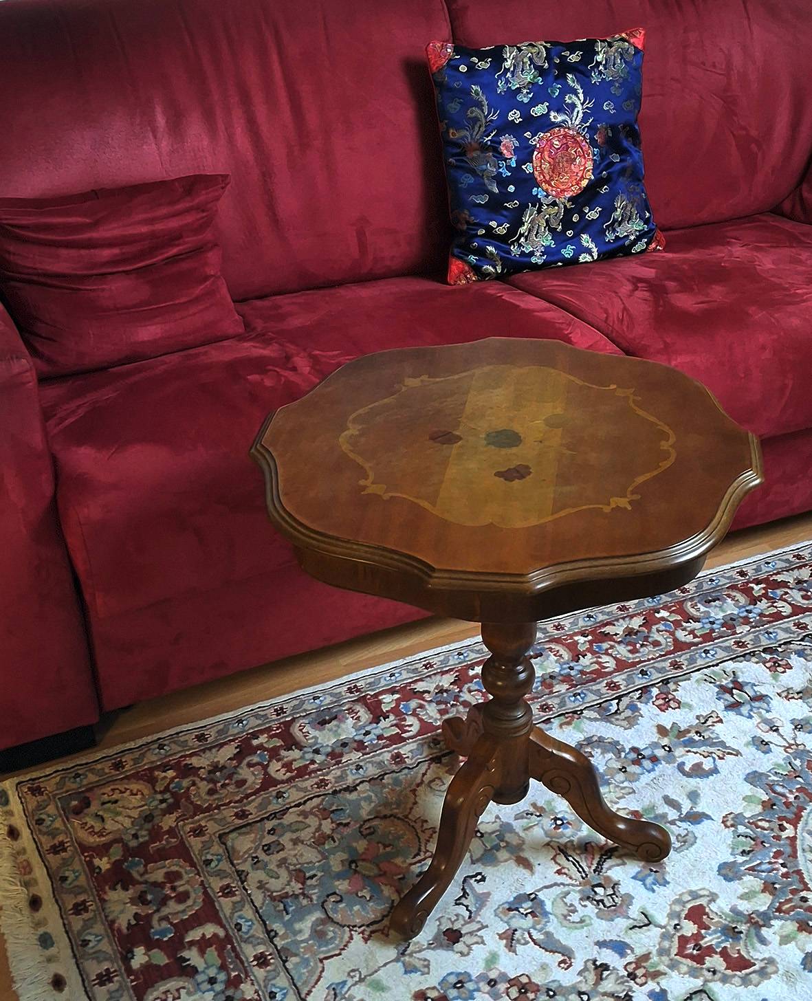 Vends guéridon en merisier - dessus de table motif floral en marqueterie