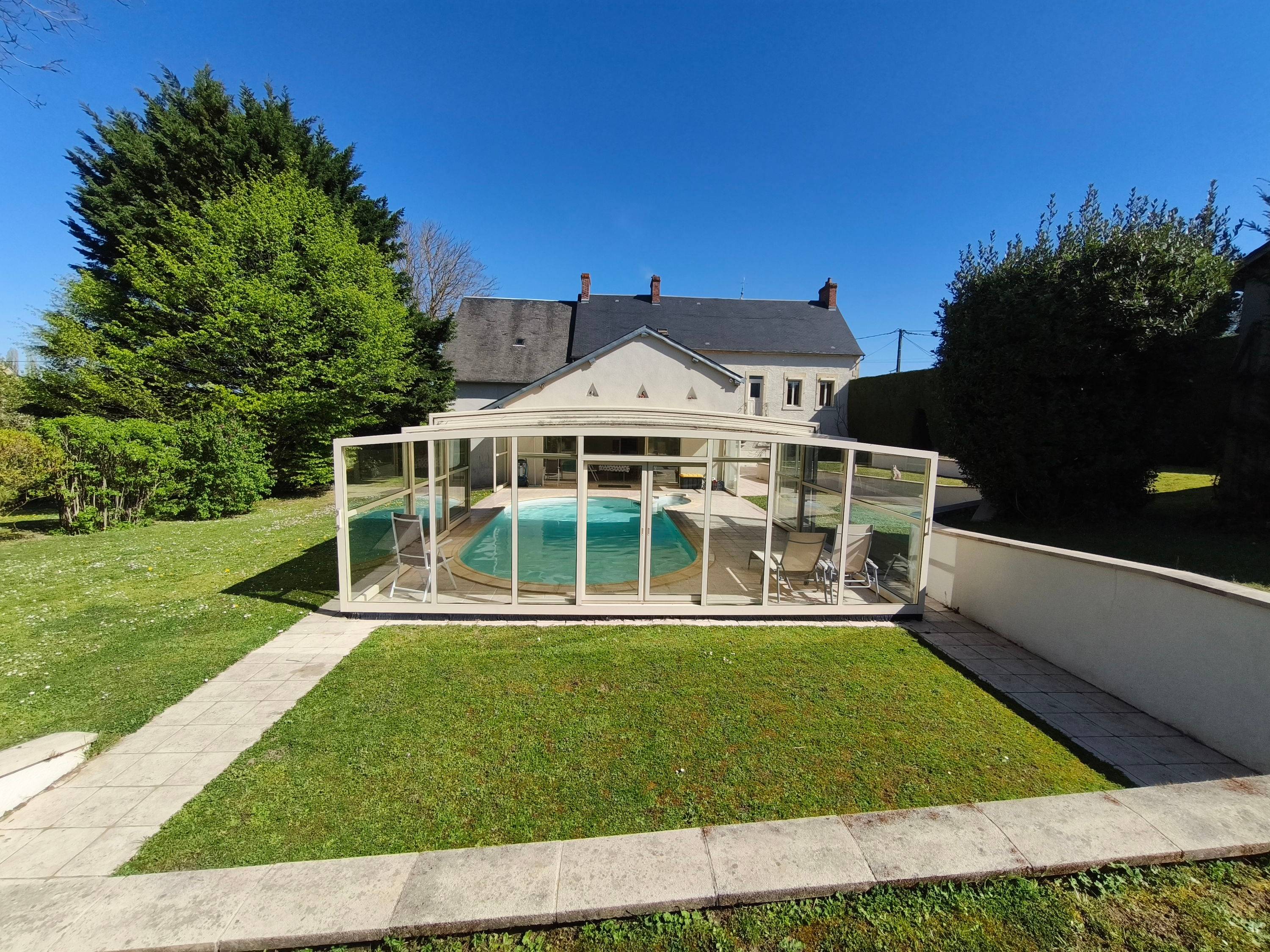 Vends maison - 305m² - terrain de 3548m²