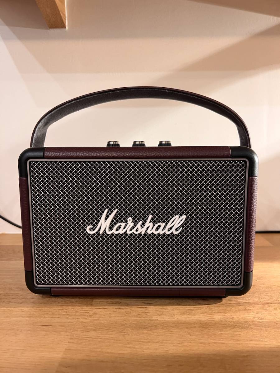 Enceinte Kilburn II portable - Couleur bordeaux