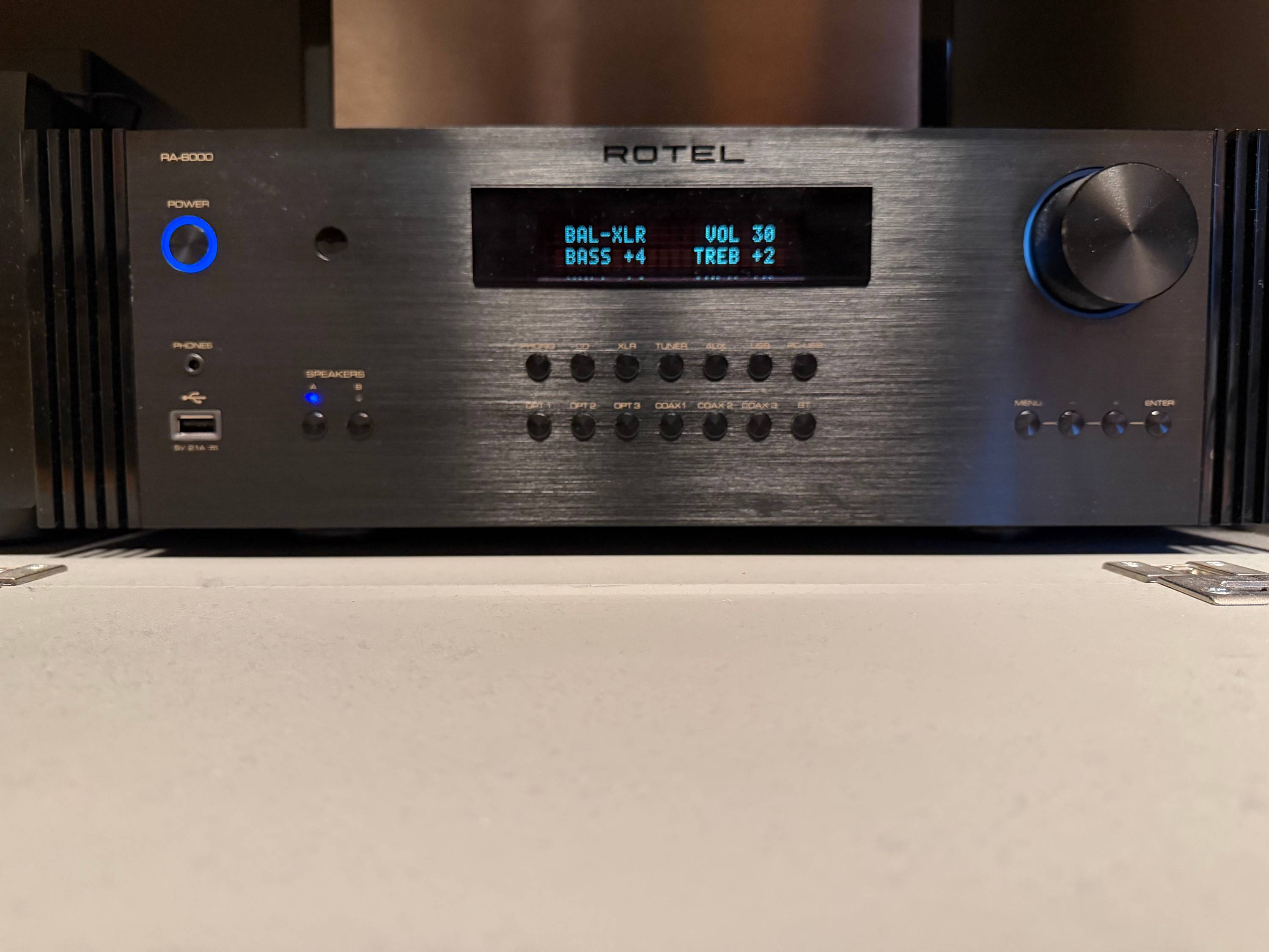 Vends ampli Rotel RA6000 sous garantie