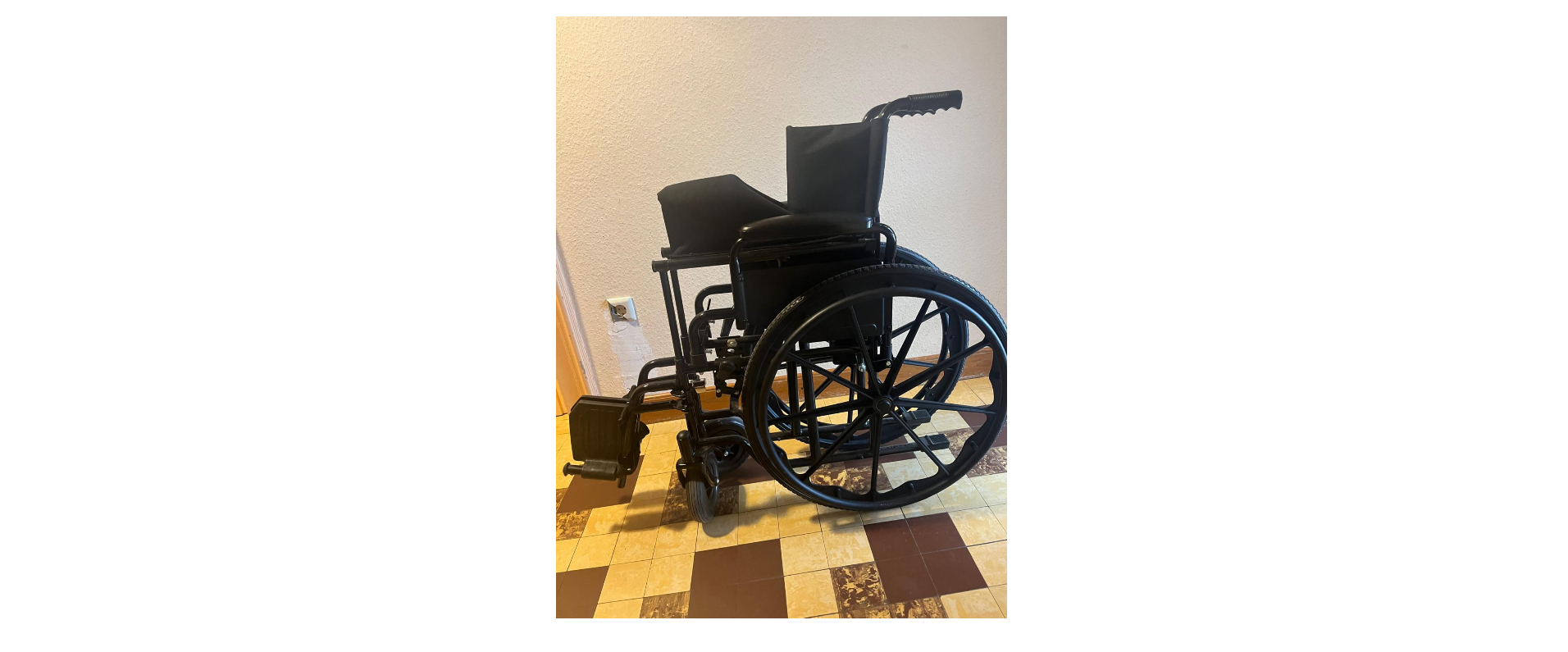 Vends fauteuil roulant pliable, comme neuf