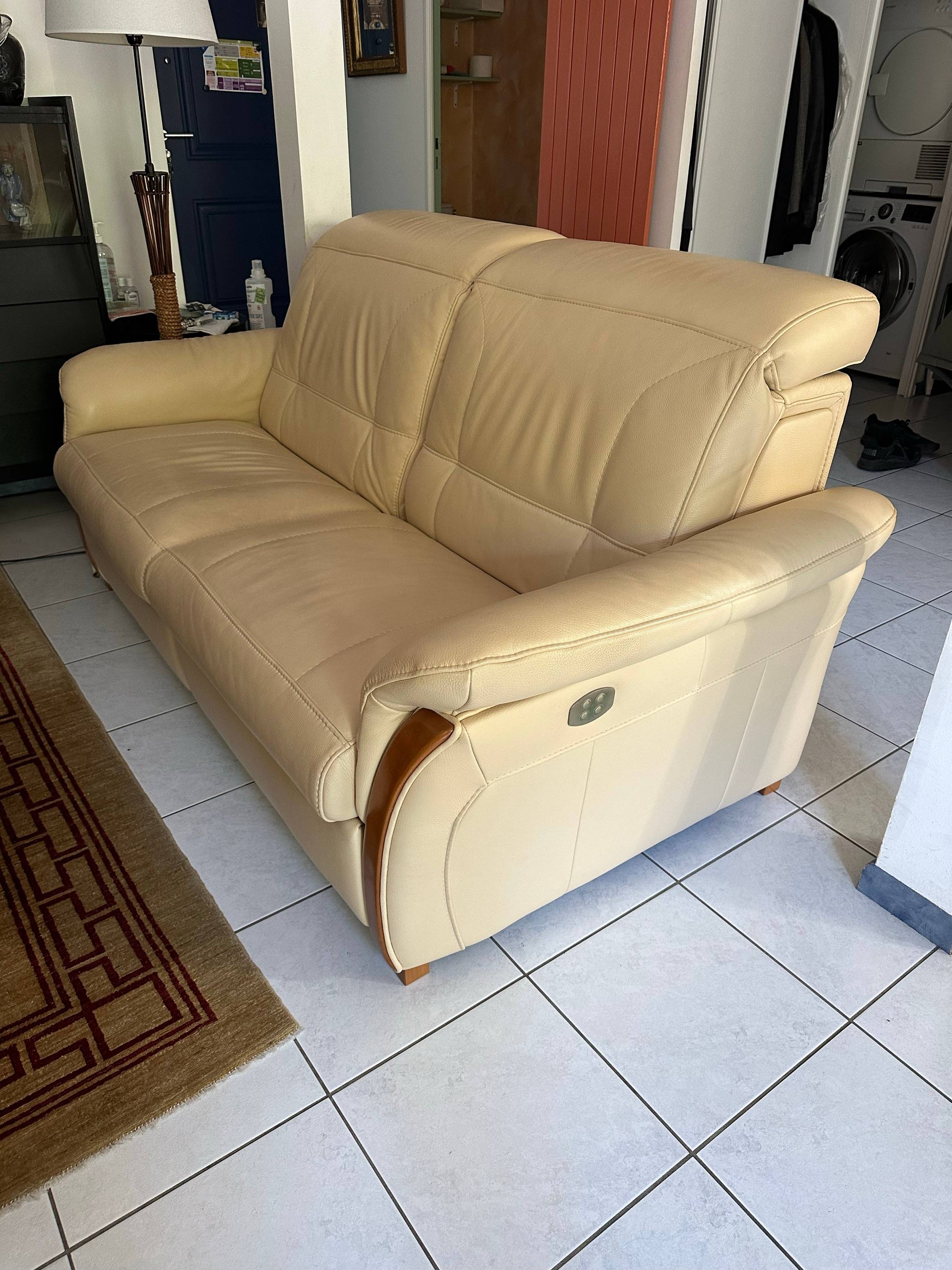 Vends canapé relaxe et un fauteuil cuir beige