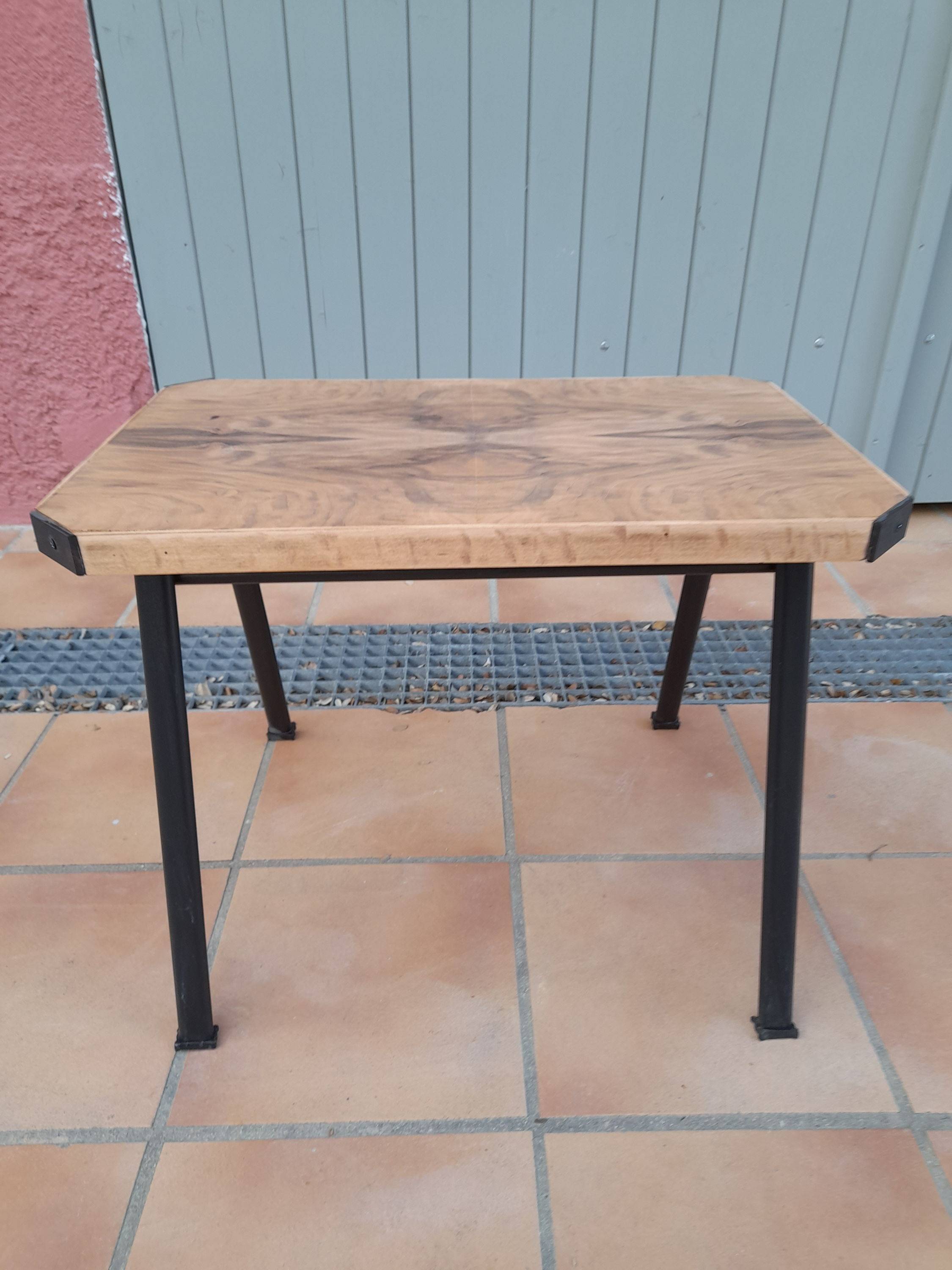 Vends 1 table basse Art déco industriel