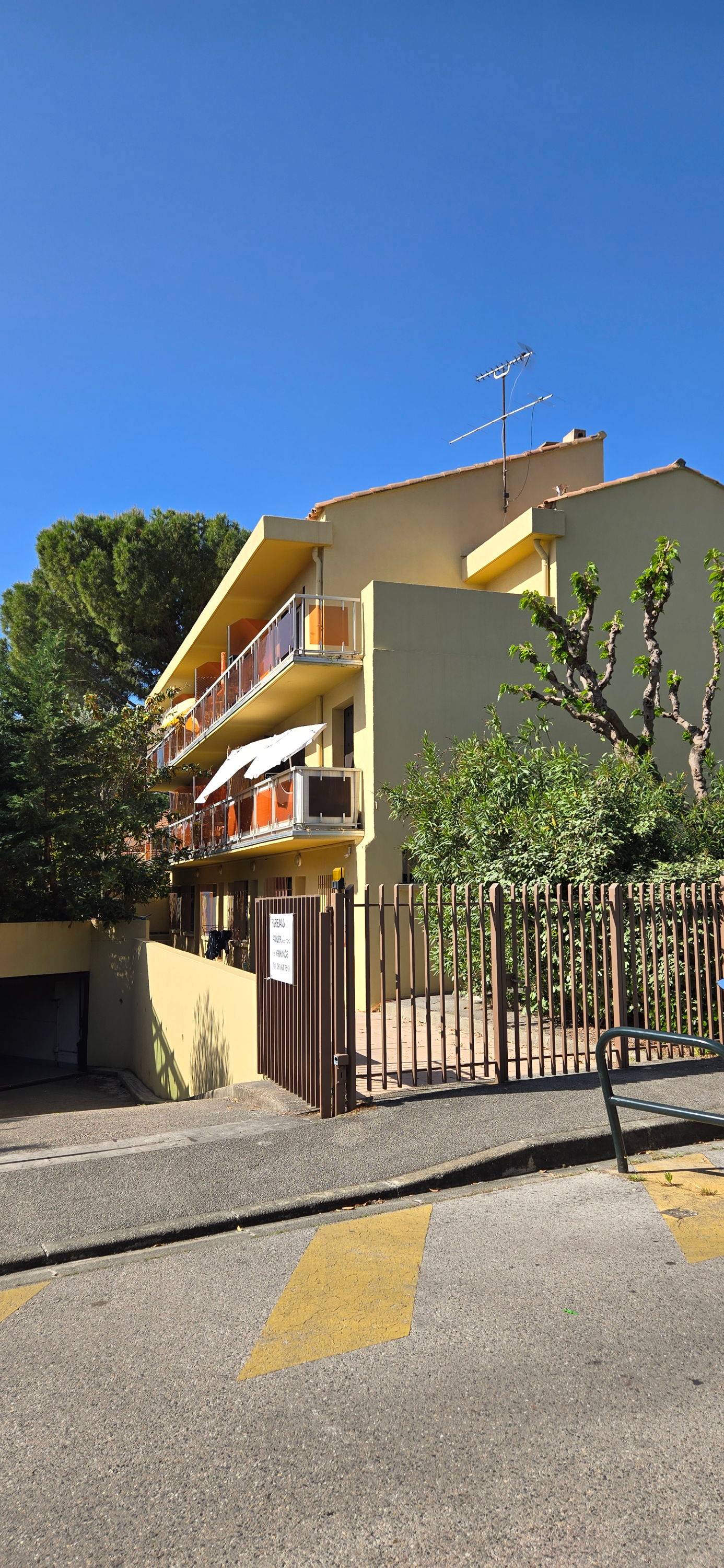 Vends immeuble de rapport - 12 appartements, 390m², Aix-en-Provence (13)