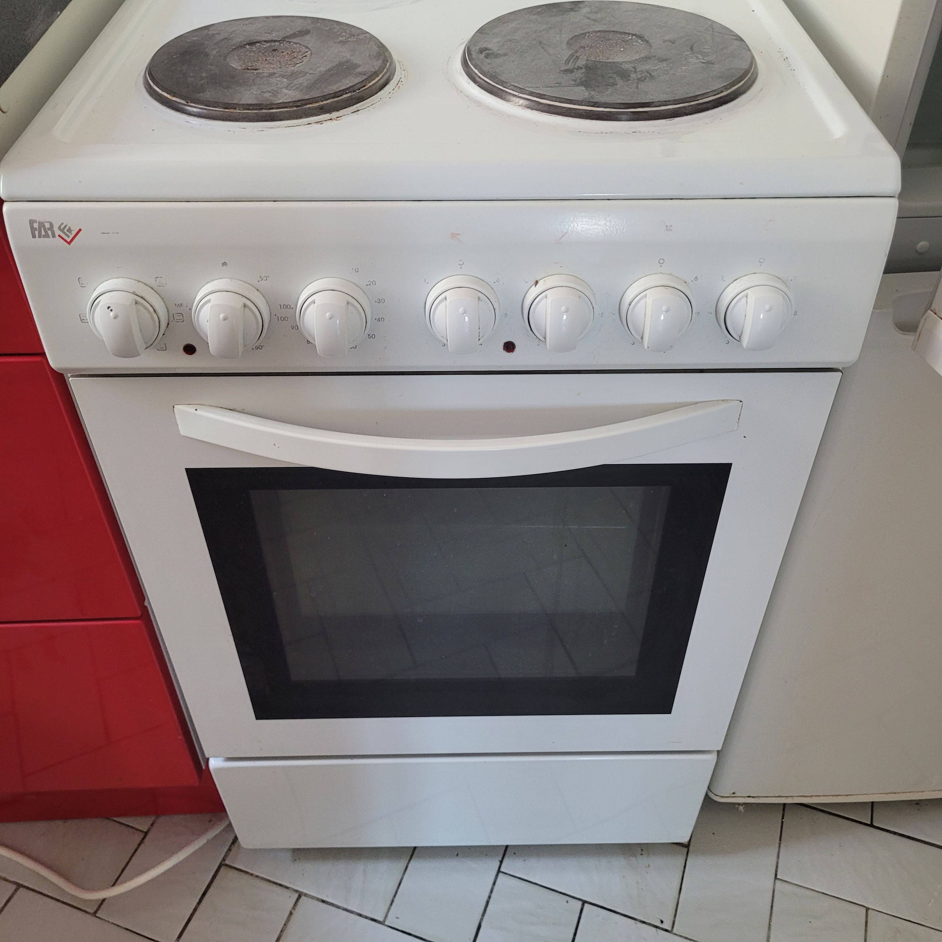 Vends cuisinière électrique 50 FAR 4 plaques