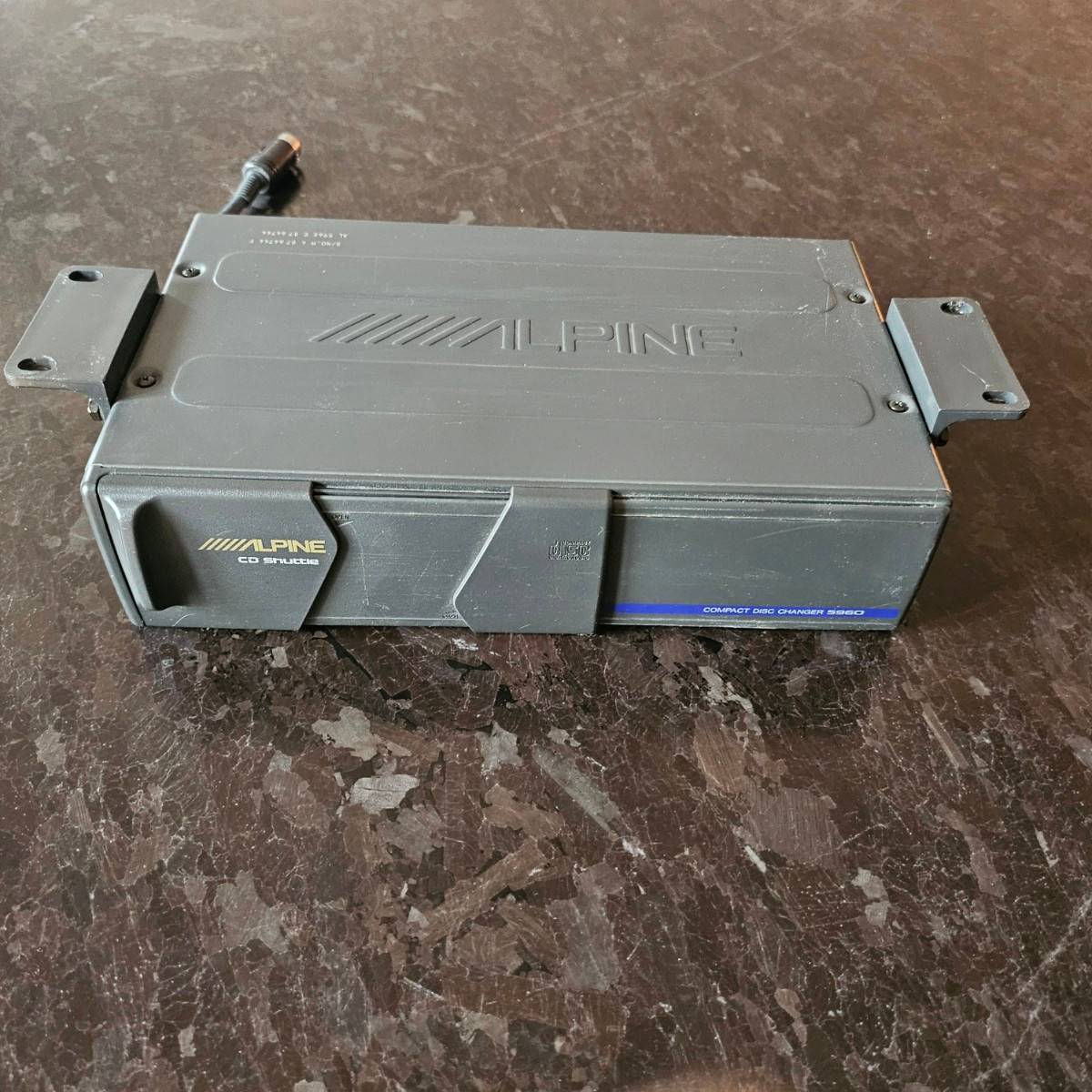 Vends chargeur 6 CD Alpine shutlle