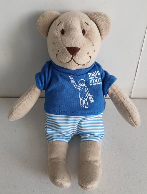 Vends petit ours en peluche main dans la main et solidaire