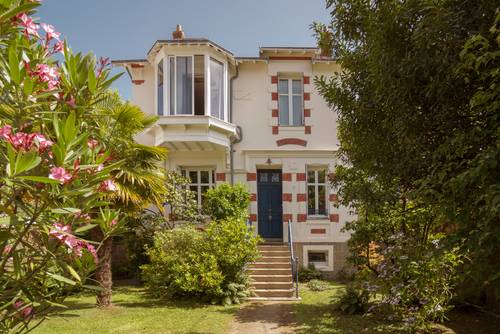 Vends maison rénovée au coeur d’un jardin arboré - 180m² - Sud Loire