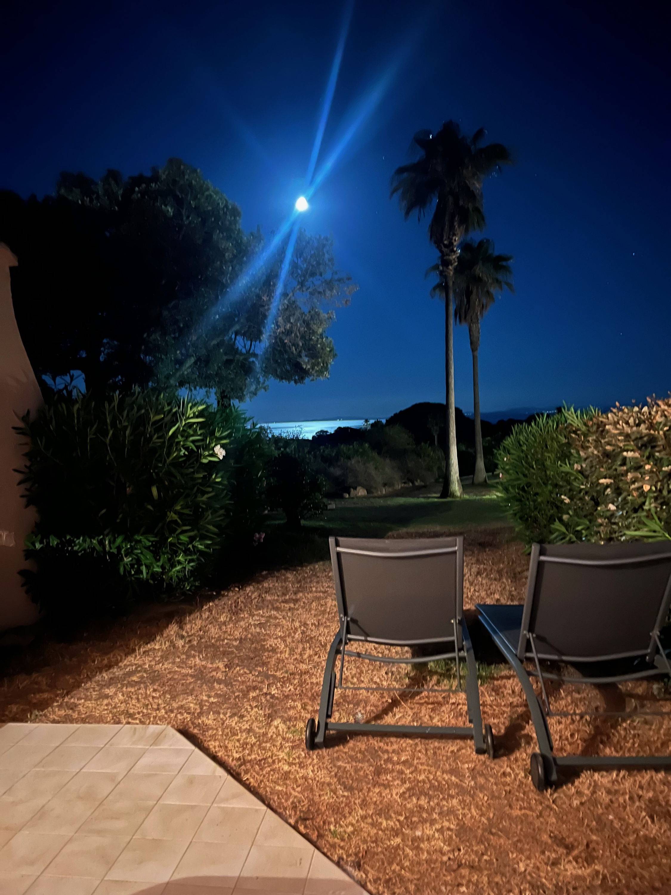Loue Mini-villa, vue mer, située entre Palombaggia et Santa Giulia - 1 chambre, 4 couchages, Porto-Vecchio