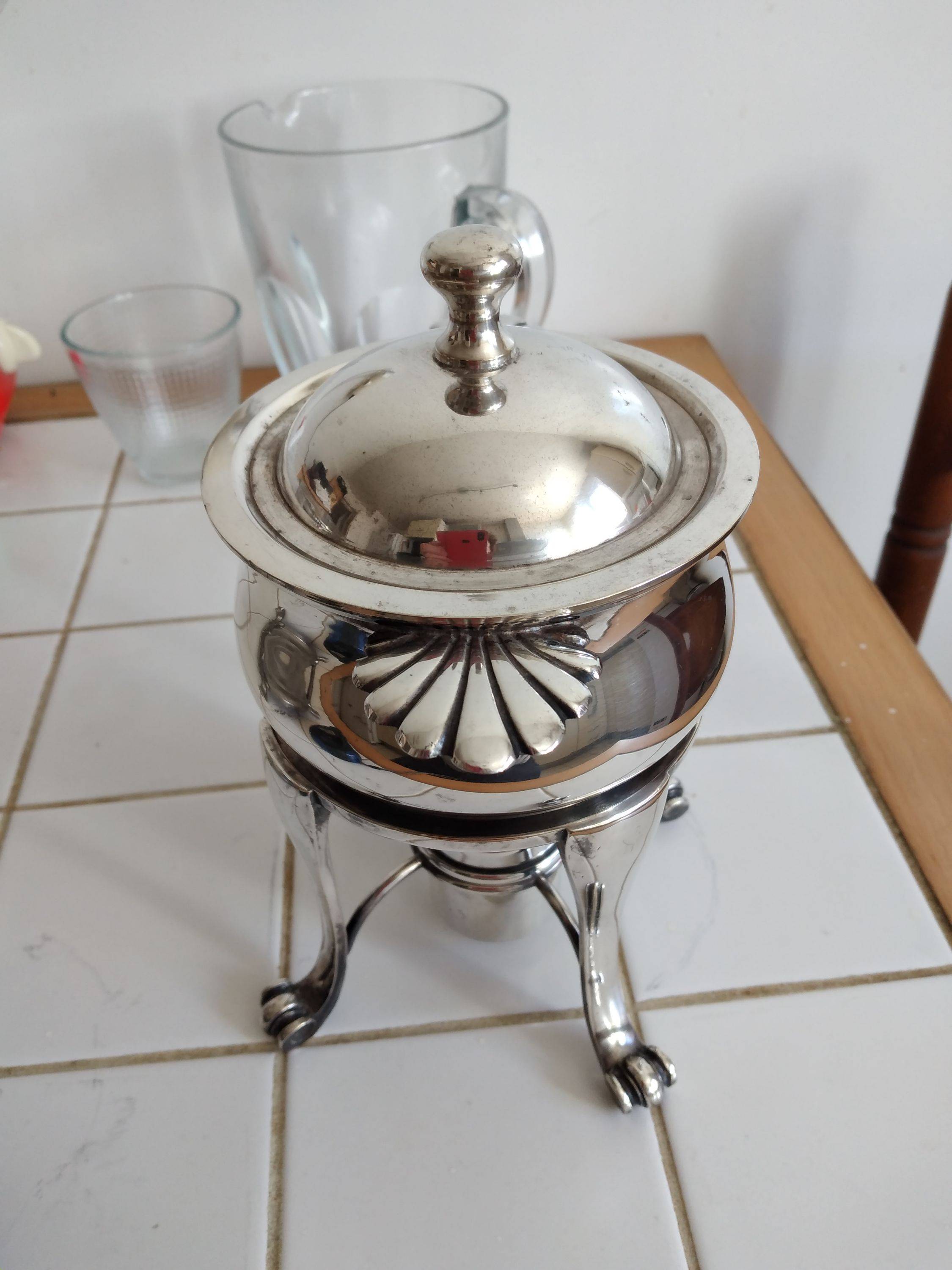 Vends joli chauffe-plat apéritif en métal argenté