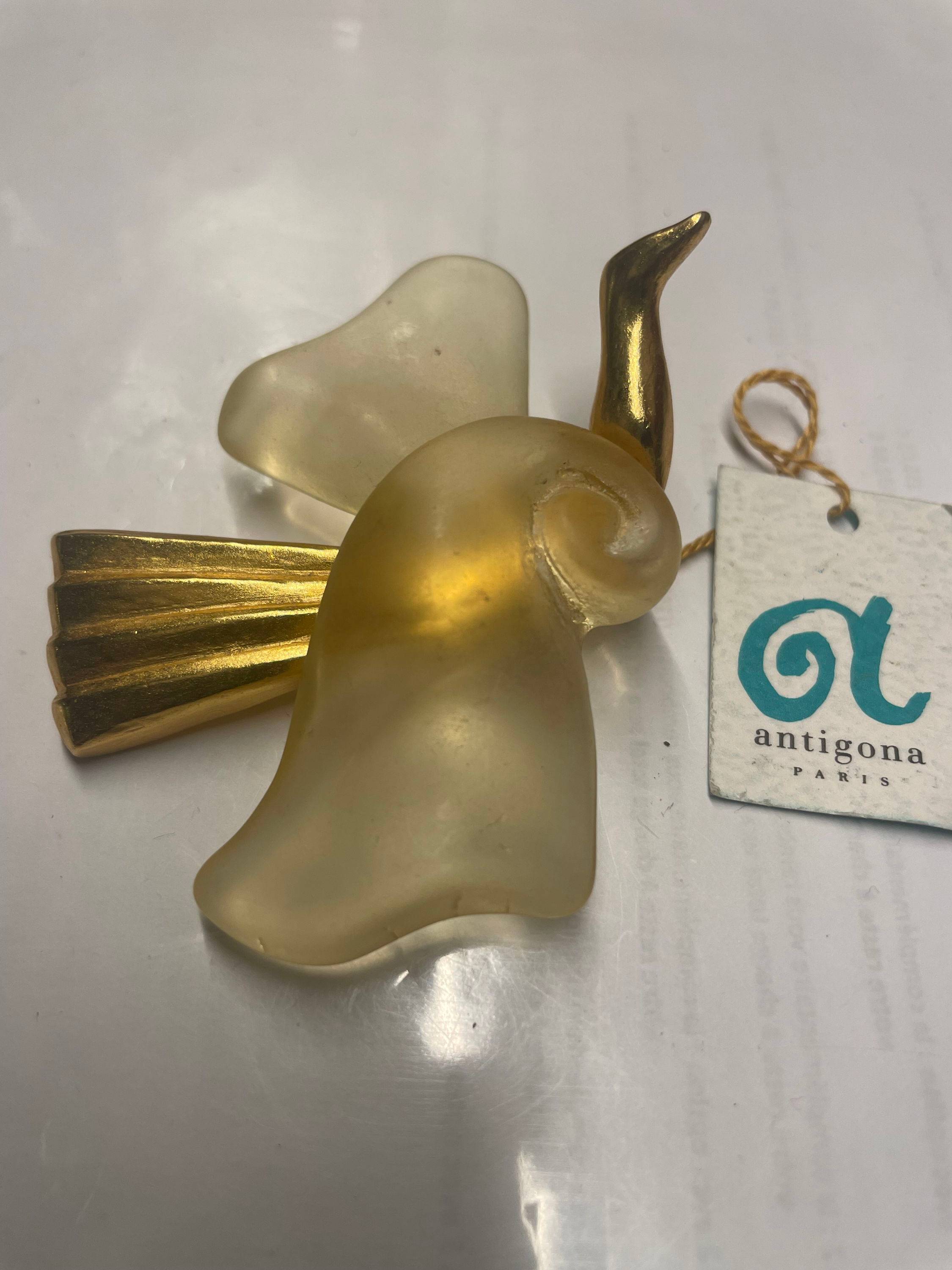 Broche Oiseau résine translucide + ailes dorées ANTIGONA