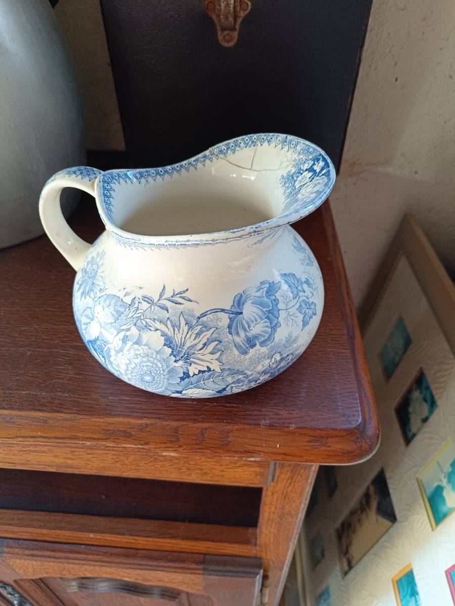 Vends ancien pot en céramique de Sarreguemines