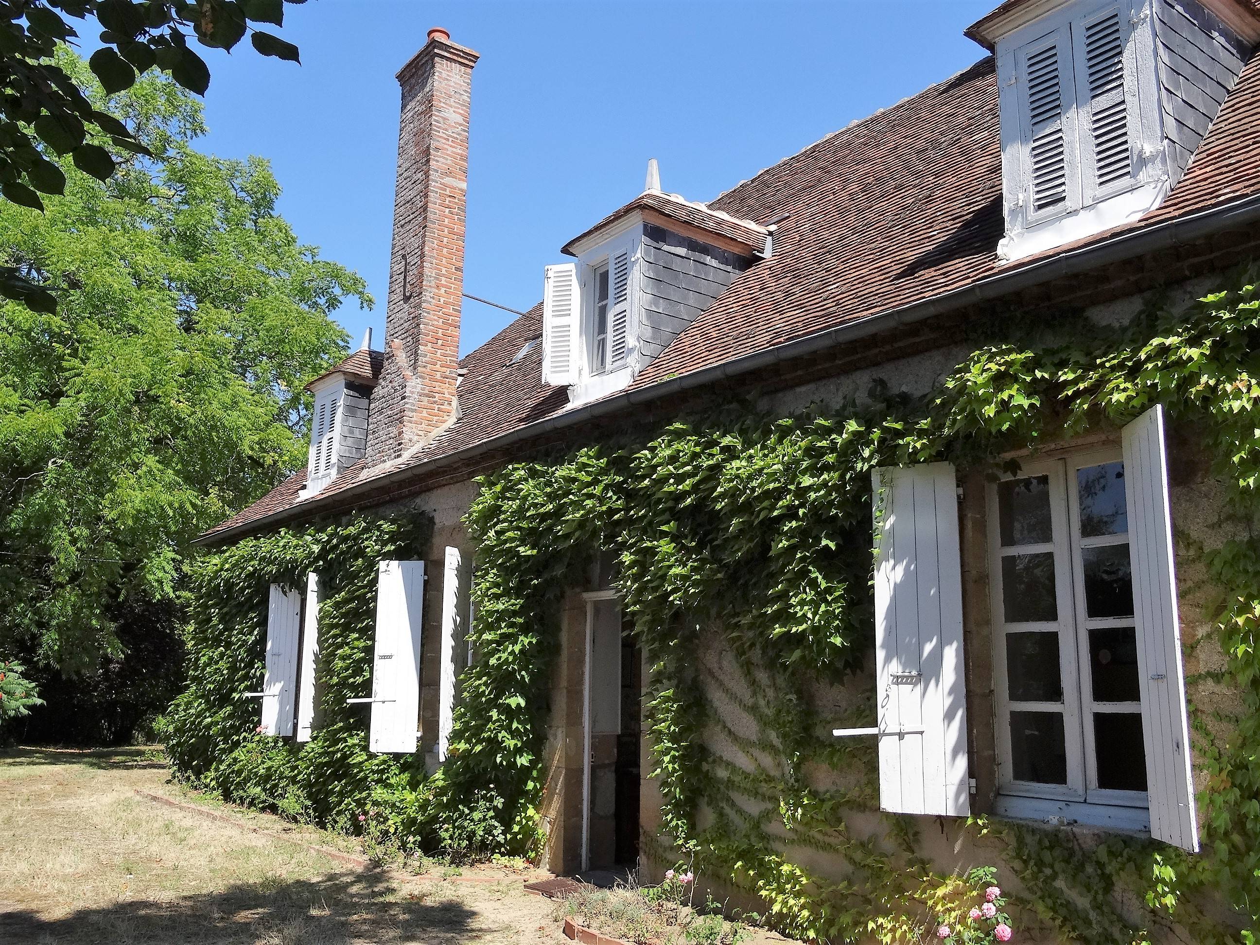 Loue maison de famille au coeur du bocage bourbonnais - 12 couchages