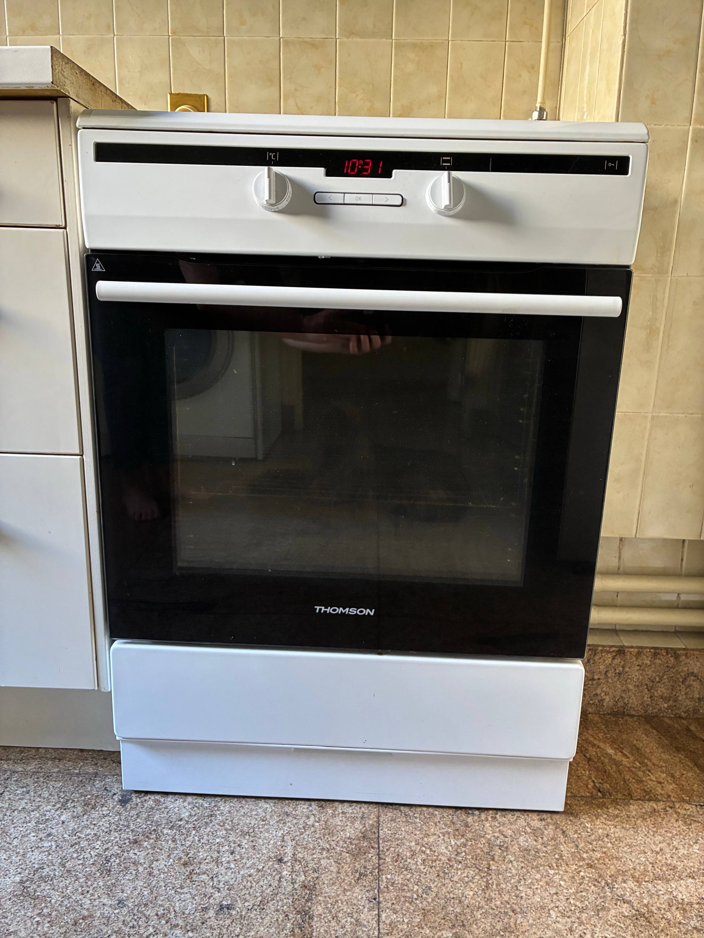Vends cuisinière électrique Thomson