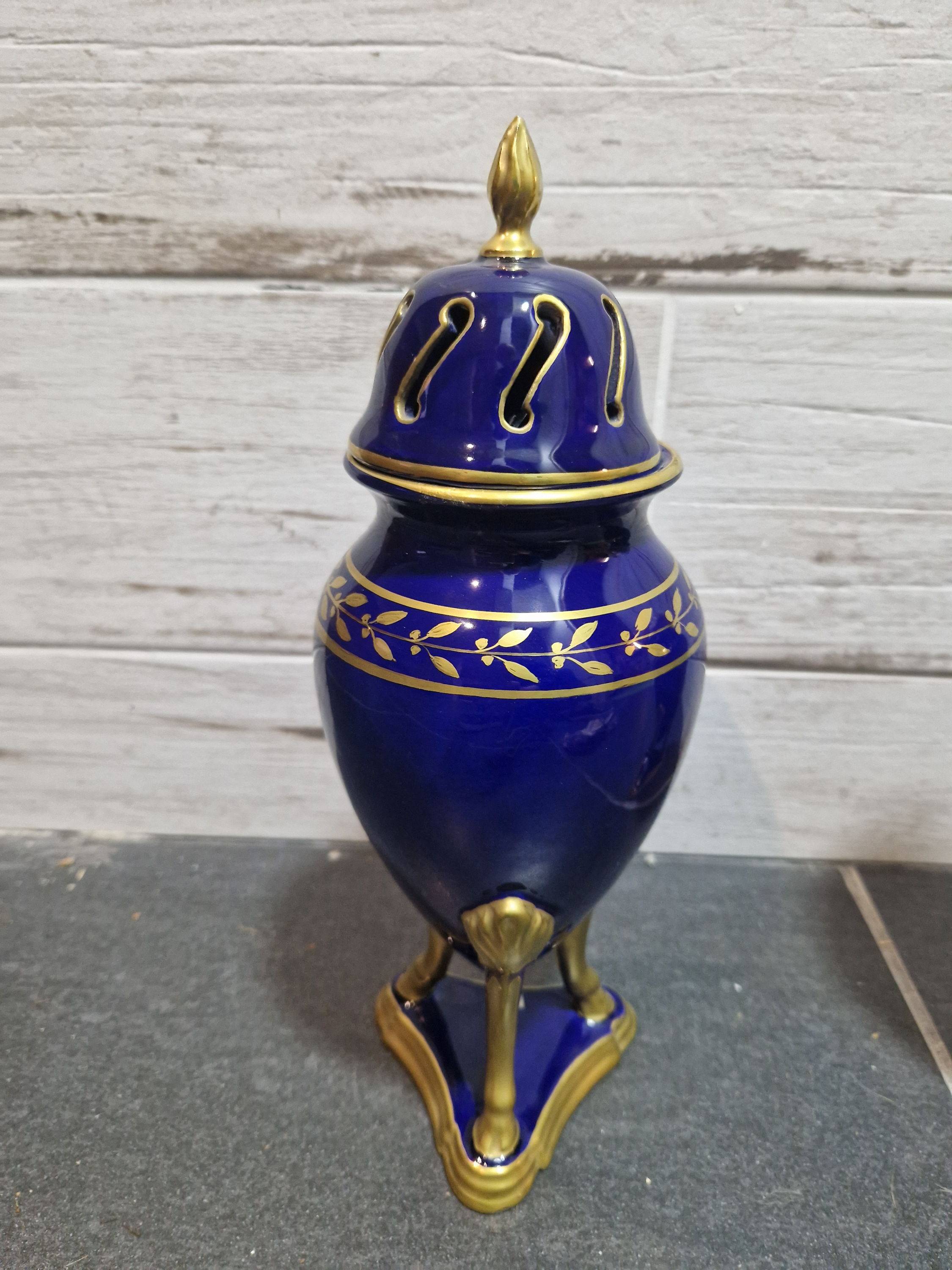 Vends très jolie paire de vases en céramique bleue faits main modèles uniques