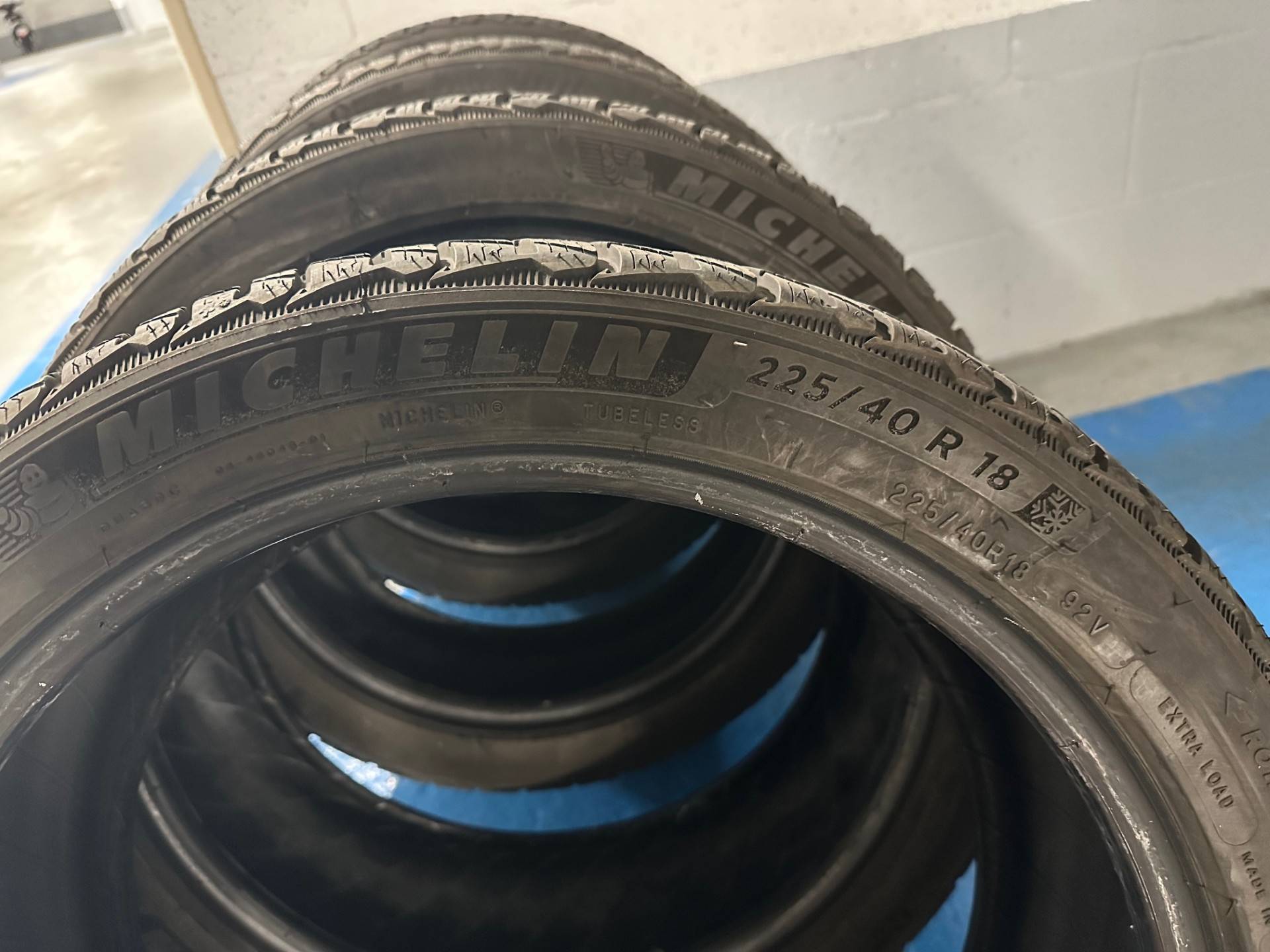 4 pneus neige Michelin pilot alpin 5 - 225/40 R18
