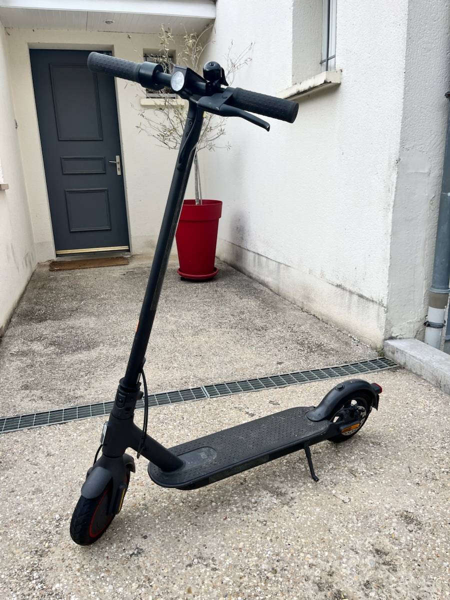 Vends trottinette électrique Mipro 2