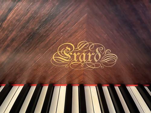 Vends piano Erard en palissandre de Rio