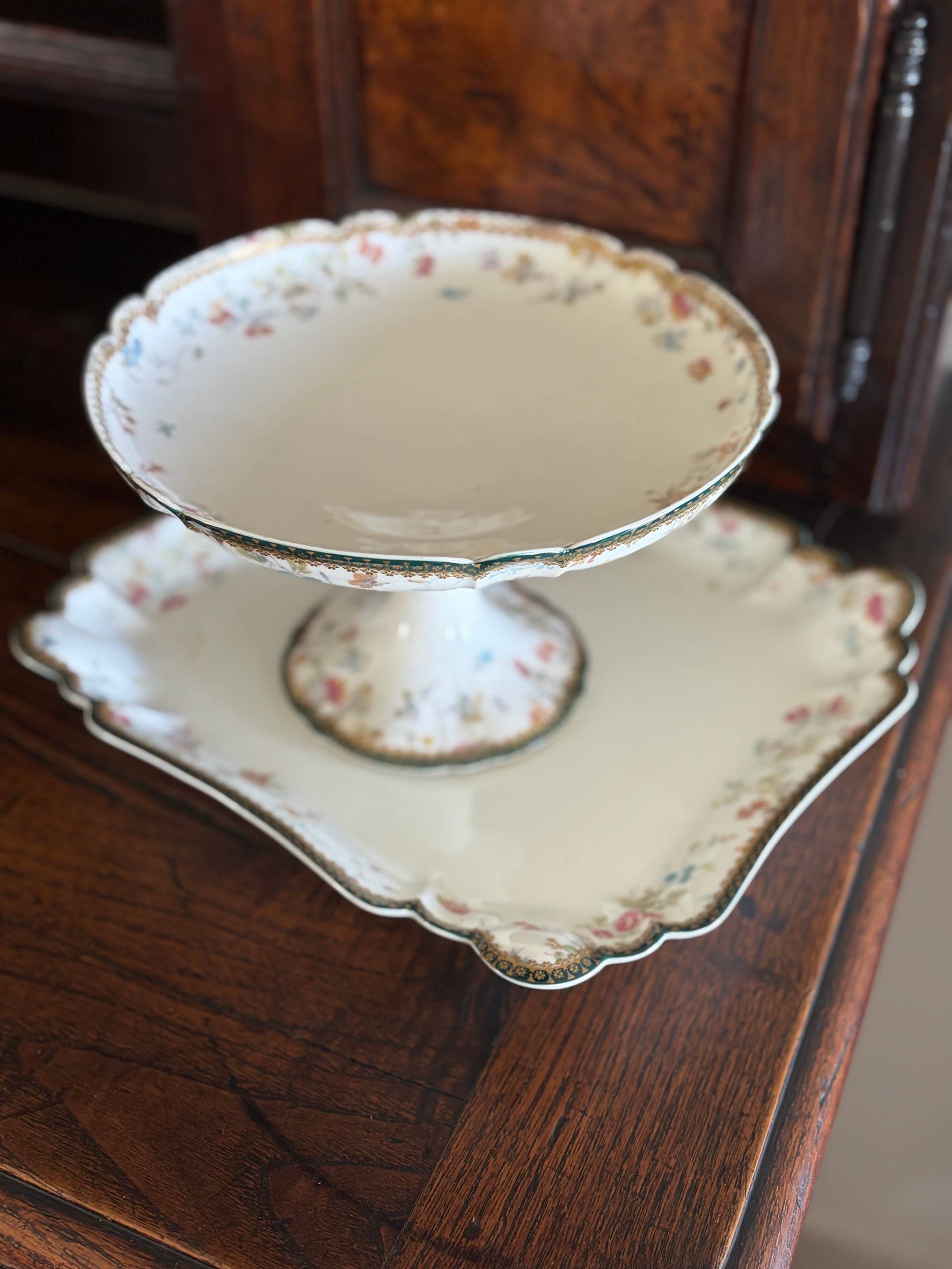 Vends service en porcelaine ancienne de Lyon (presque complet)